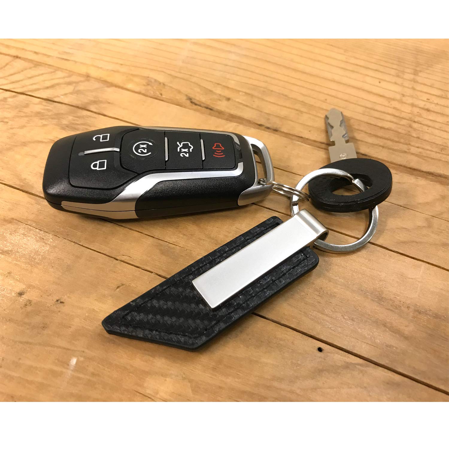 Jeep Wrangler Rubicon Key Chain - Carbon Fiber Texture Black PU Leather Strap - Durable Car Accessories for Jeep Owners - Perfect for Keys, Backpacks & Outdoor Adventures