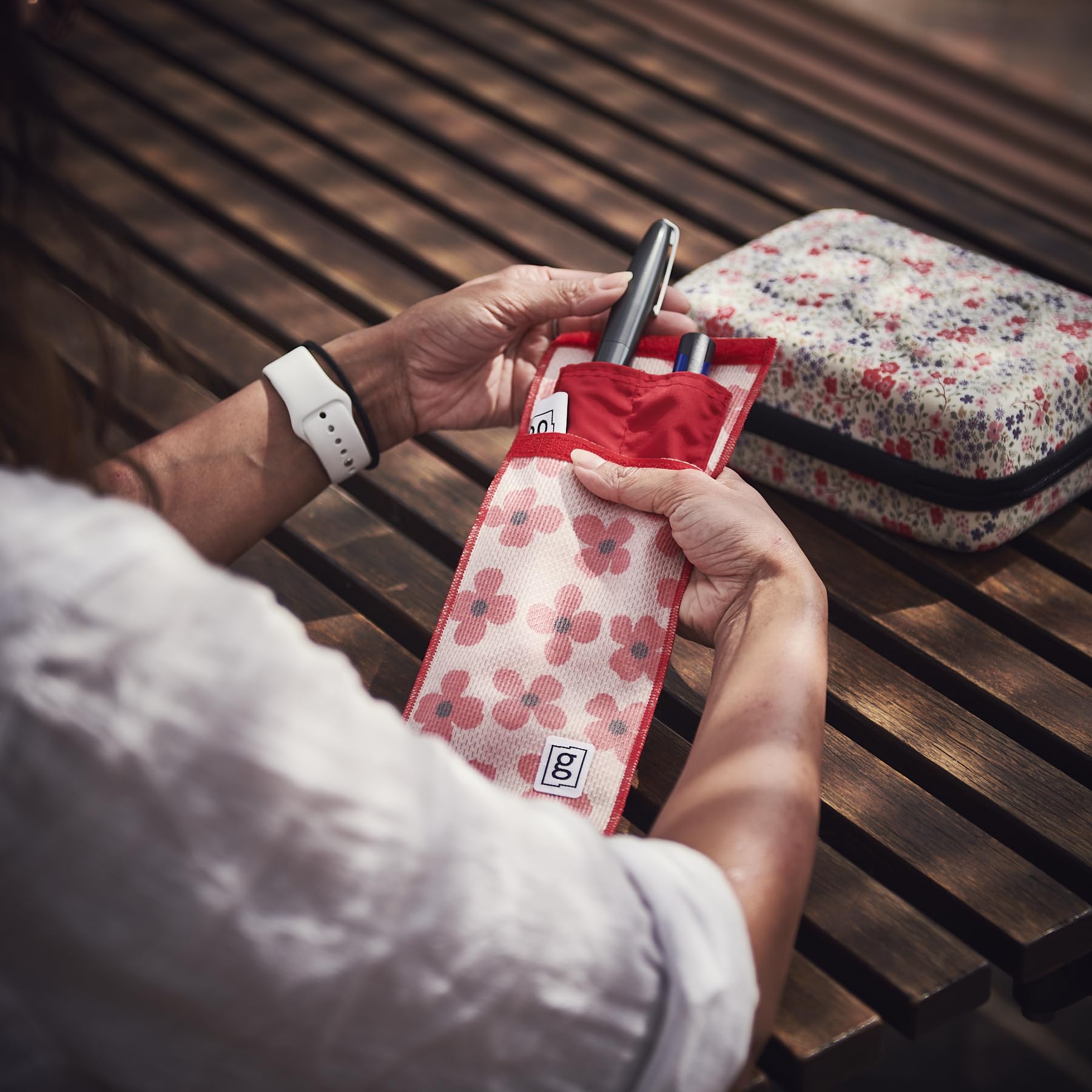 Glucology Insulin Cooling Wallet Pouch – No Ice Pack or Batteries Needed | Innovative Diabetic Travel Accessory | Duo Pen Storage Case (Stars Pattern) | Perfect for Diabetes Management On-The-Go & Outdoor Activities