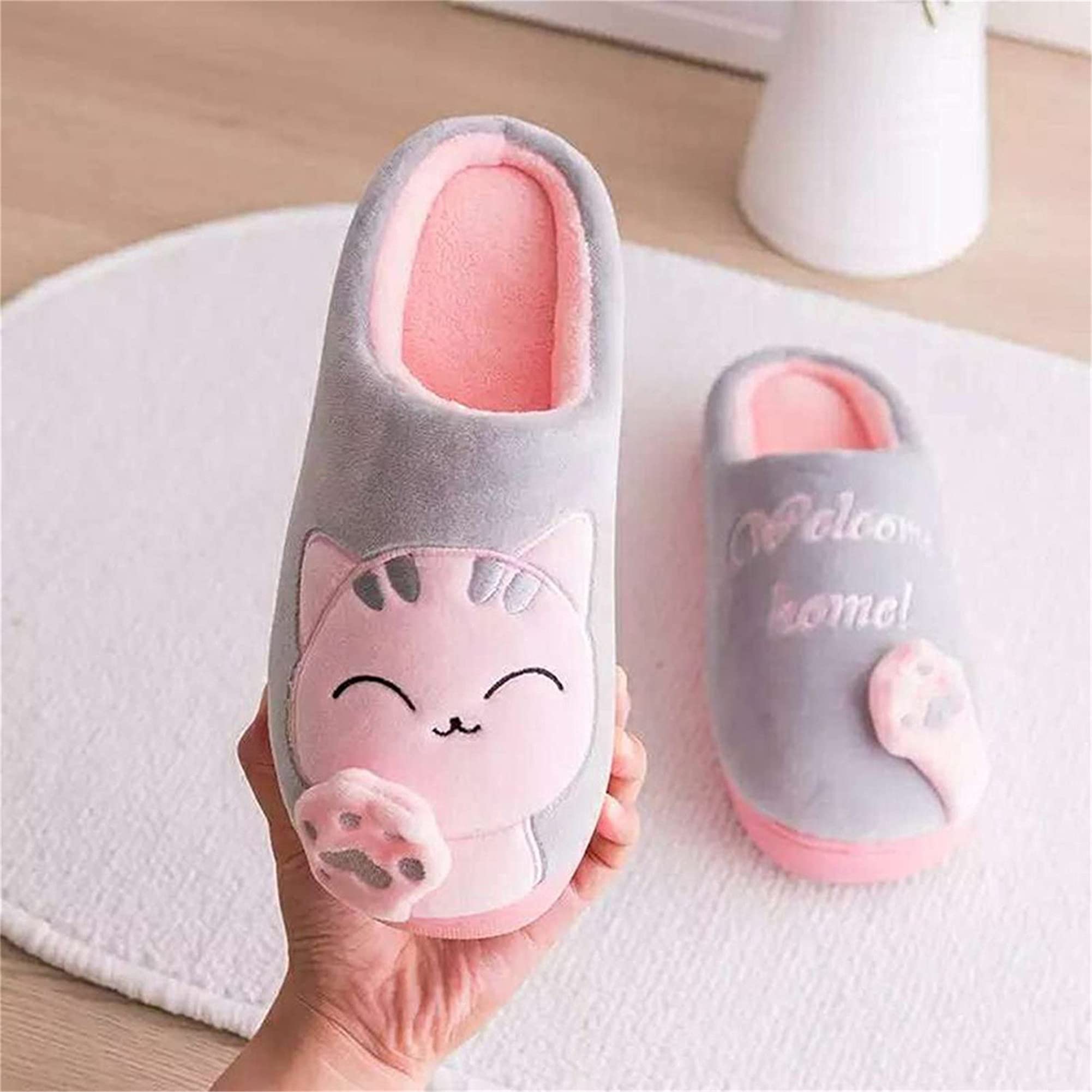 Cute Cartoon Cat Slippers for Women & Men - Plush Winter House Slippers with Soft Comfort & Warmth - Perfect for Indoor Lounging, Cozy Evenings & Cold Weather Wear