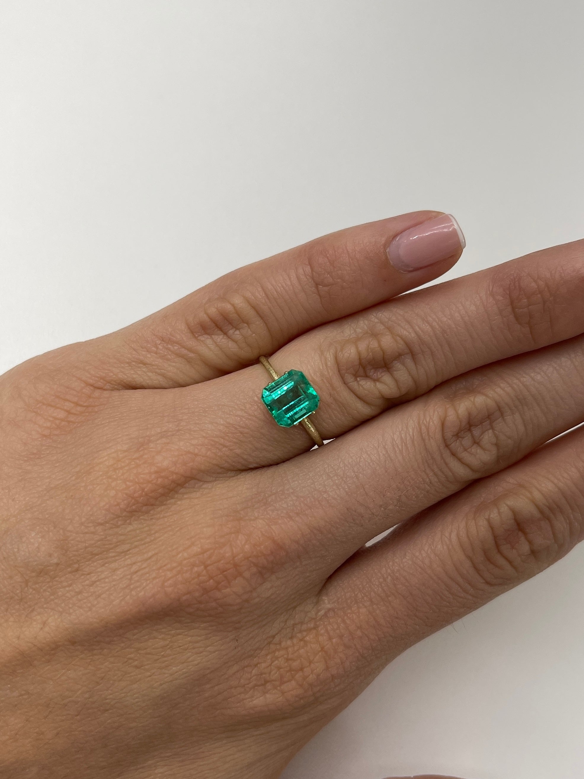 2.36 Carat Natural Colombian Loose Emerald Gemstone - Asscher Cut for Jewelry Making, Engagement Rings & Luxury Gifts