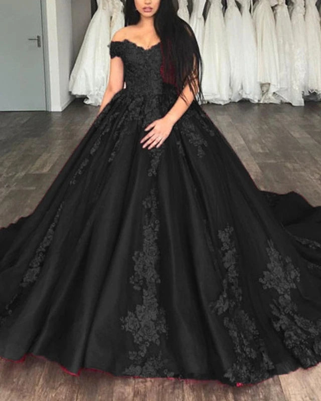 Elegant Maroon Quinceañera Dresses with Lace Appliques - Off-the-Shoulder Ball Gowns for Sweet 15, 16 Birthday Parties & Formal Dances