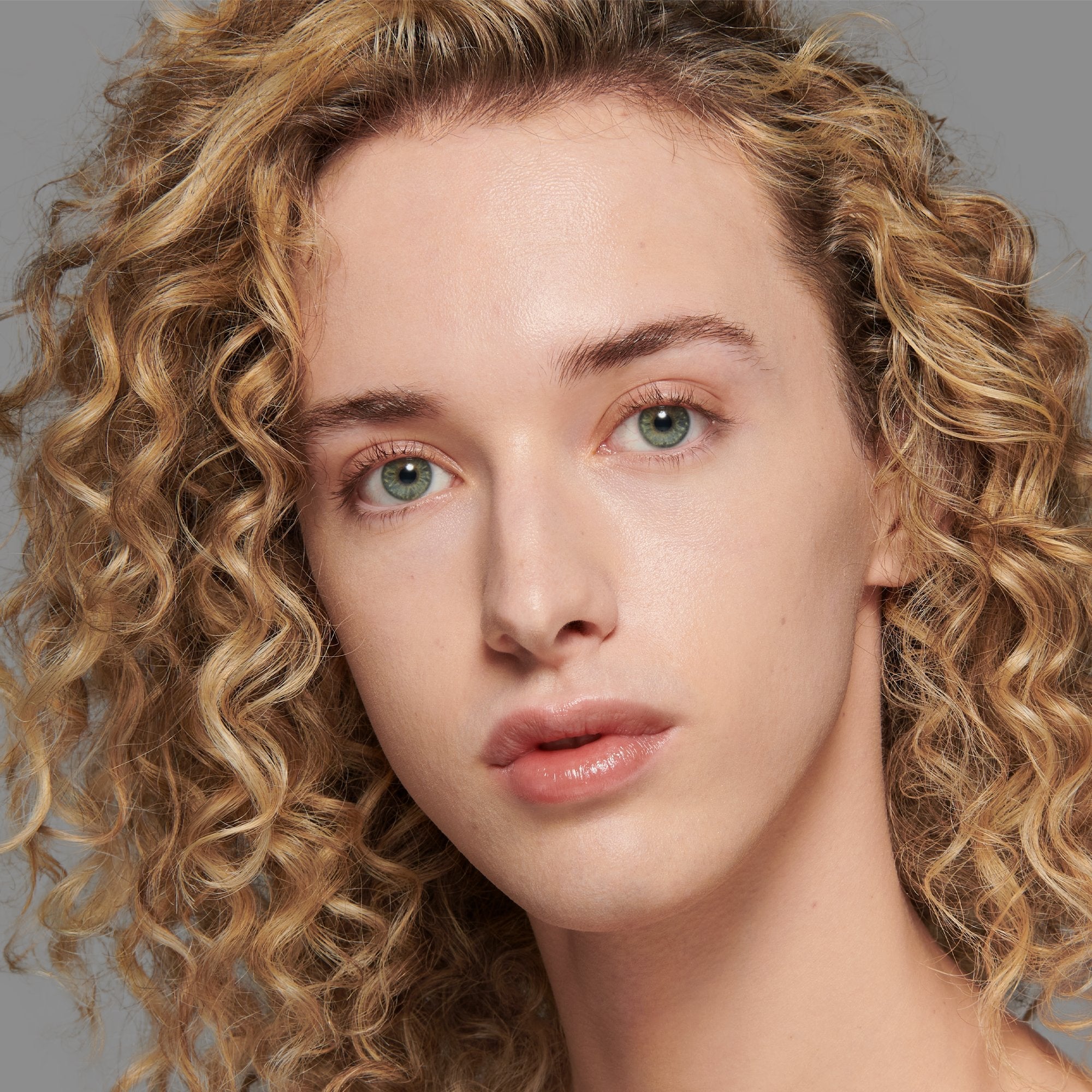 Best Liquid Foundation Shade No.4 - Flawless Full Coverage Makeup for All-Day Wear | Perfect for Daily Use, Special Occasions & Photography
