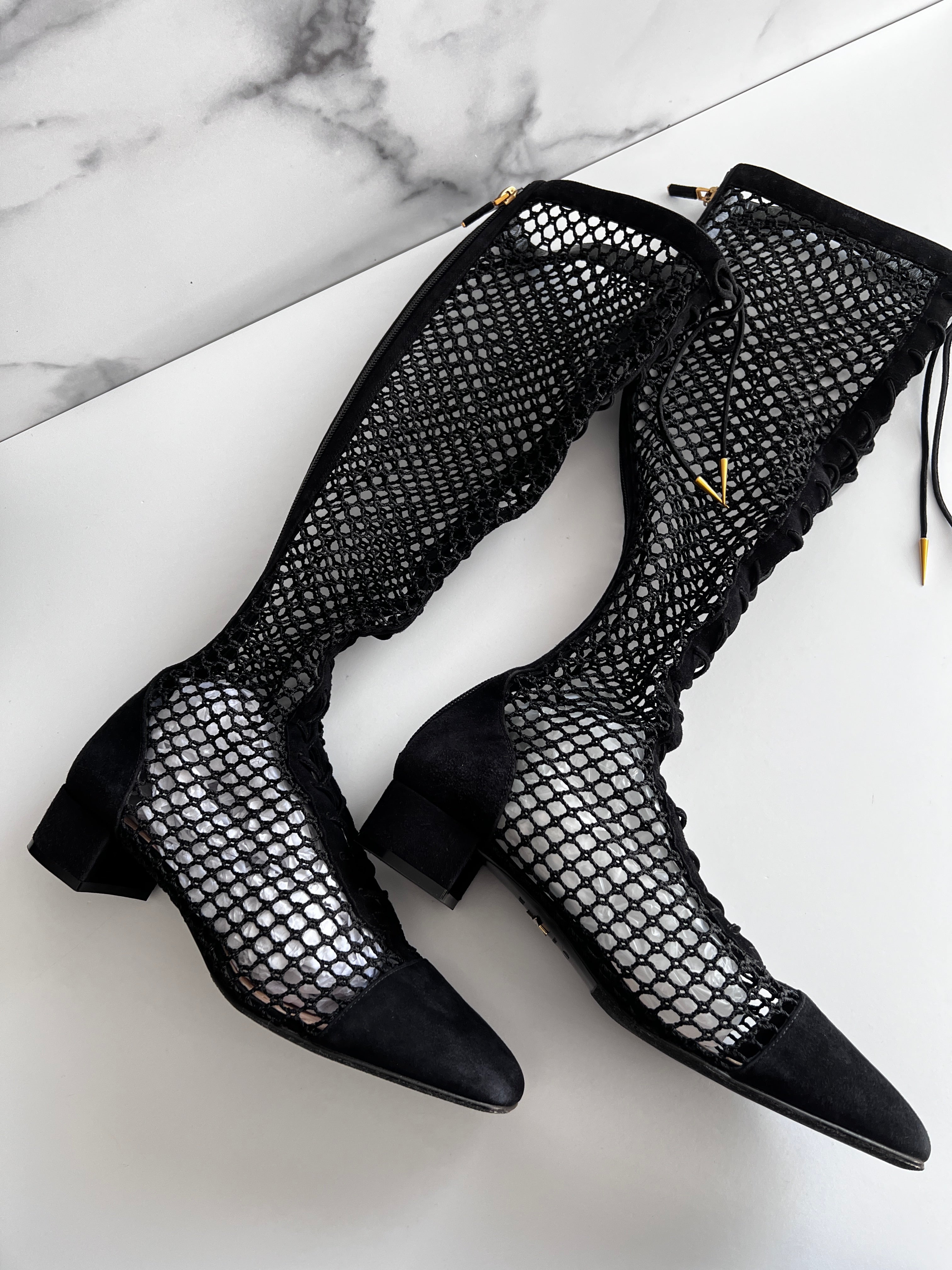 Dior Black Leather Ankle Boots for Women - Stylish & Comfortable Winter Fashion Footwear for Casual Outings & Office Wear