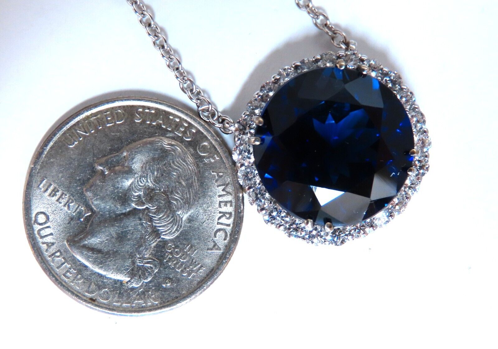 20.09ct Lab-Created Round Blue Sapphire Diamond Pendant in 14K Gold - Elegant Necklace for Weddings, Anniversaries & Special Occasions