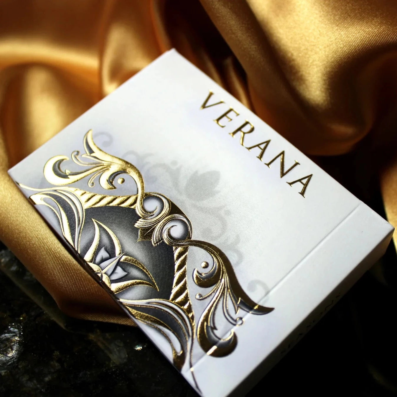 Premium Verana Playing Cards - 100% Plastic Waterproof & Durable for Poker, Magic Tricks, Card Games - Ideal for Casino Nights, Family Gatherings & Travel Entertainment