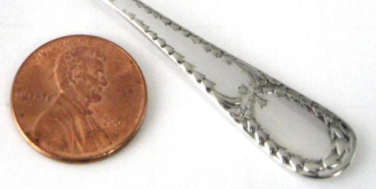 Vintage 1940s Mappin & Webb England Silver Plated Master Salt Spoon - Elegant Mustard Spoon for Fine Dining & Collectors