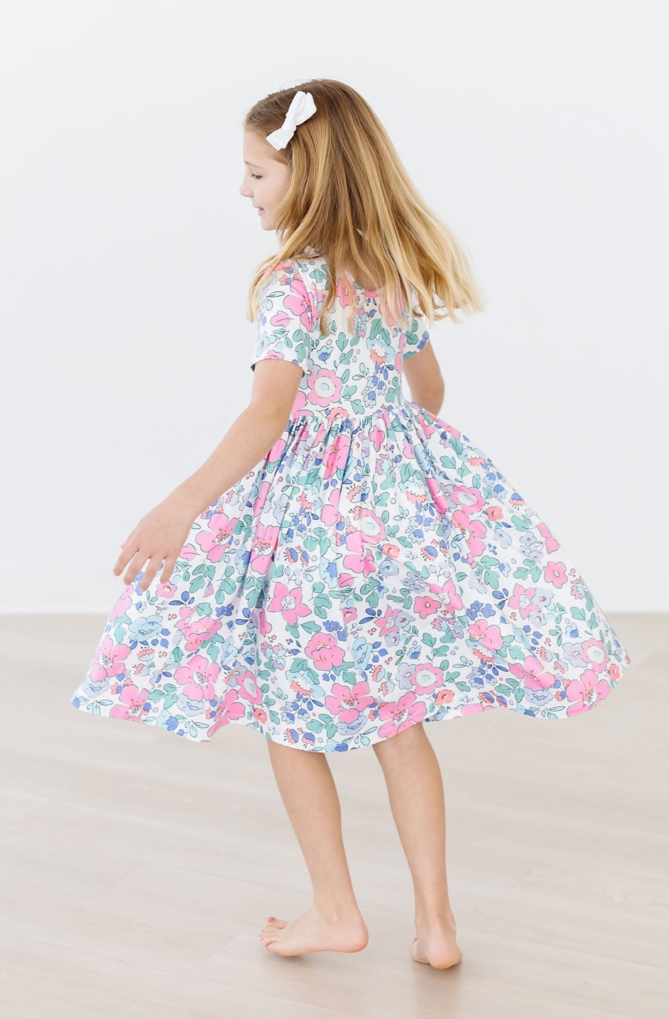 Stylish Hydrangea Short Sleeve Pocket Twirl Dress for Women - Perfect for Summer Outings, Parties & Casual Wear