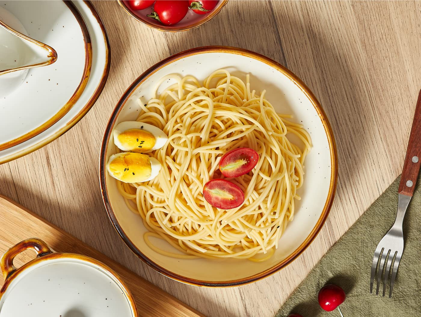 ONEMORE 10.5 Inch Dinner Plates and 30 oz Pasta Bowls Set - Microwave, Oven & Dishwasher Safe - Cream White Porcelain Dinnerware for Family Meals, Parties & Restaurant Use