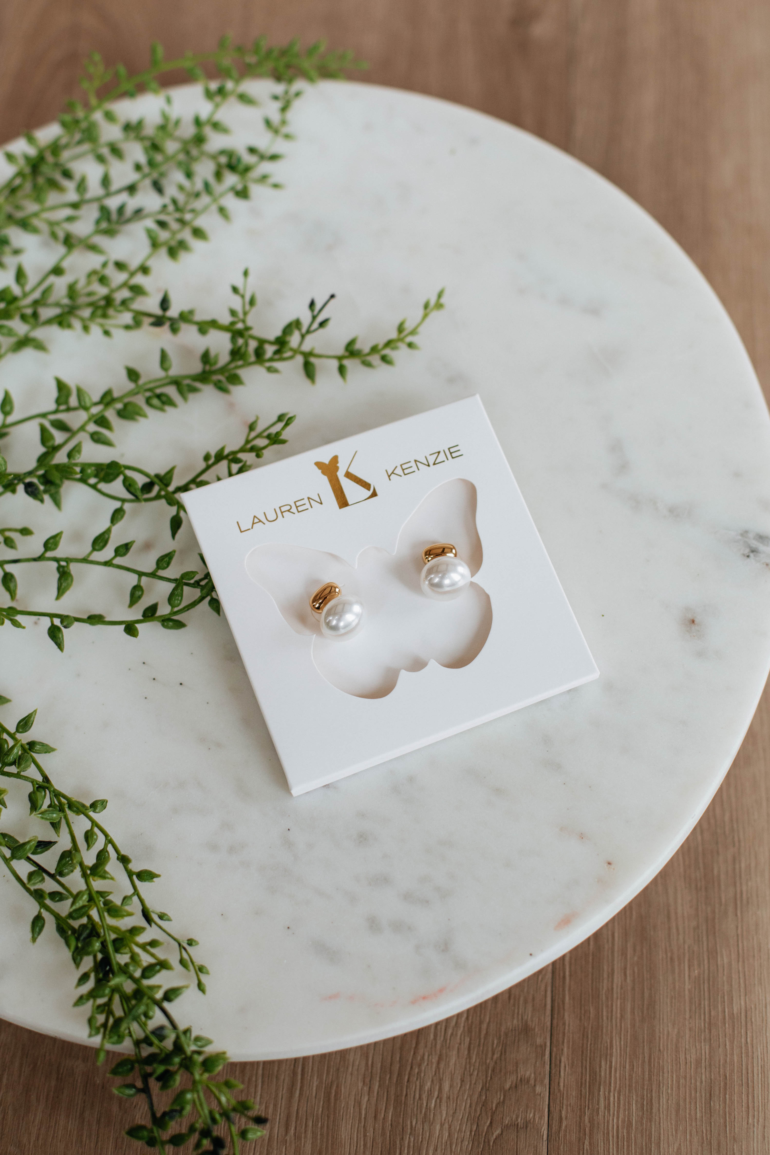 Endlessly Iconic Gold Earrings for Women - Elegant & Timeless Jewelry for Parties, Weddings & Everyday Wear