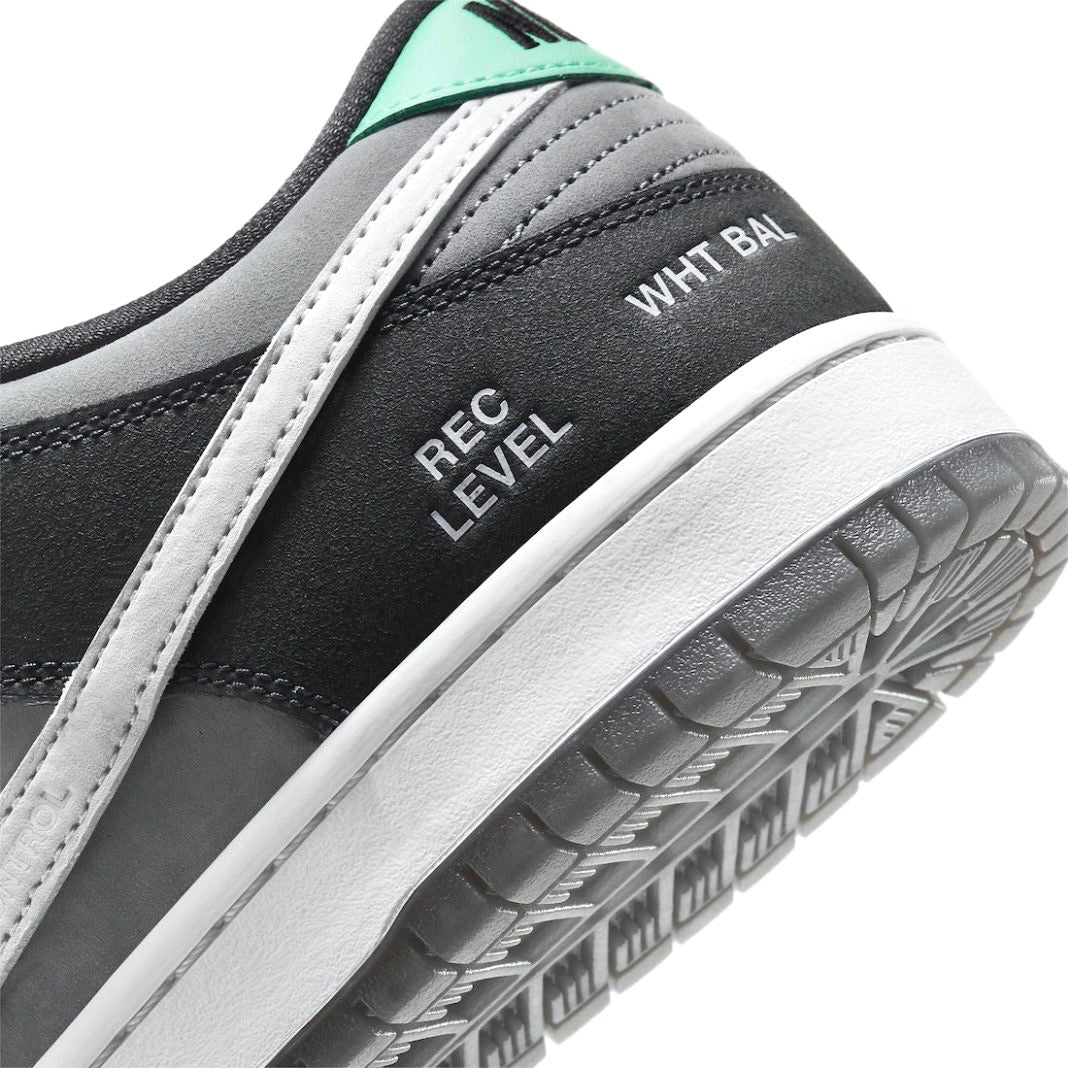Nike SB Dunk Low VX1000 Skateboarding Shoes - Men's Casual Sneakers for Streetwear & Skateboarding | Perfect for Urban Fashion & Skate Park Performance