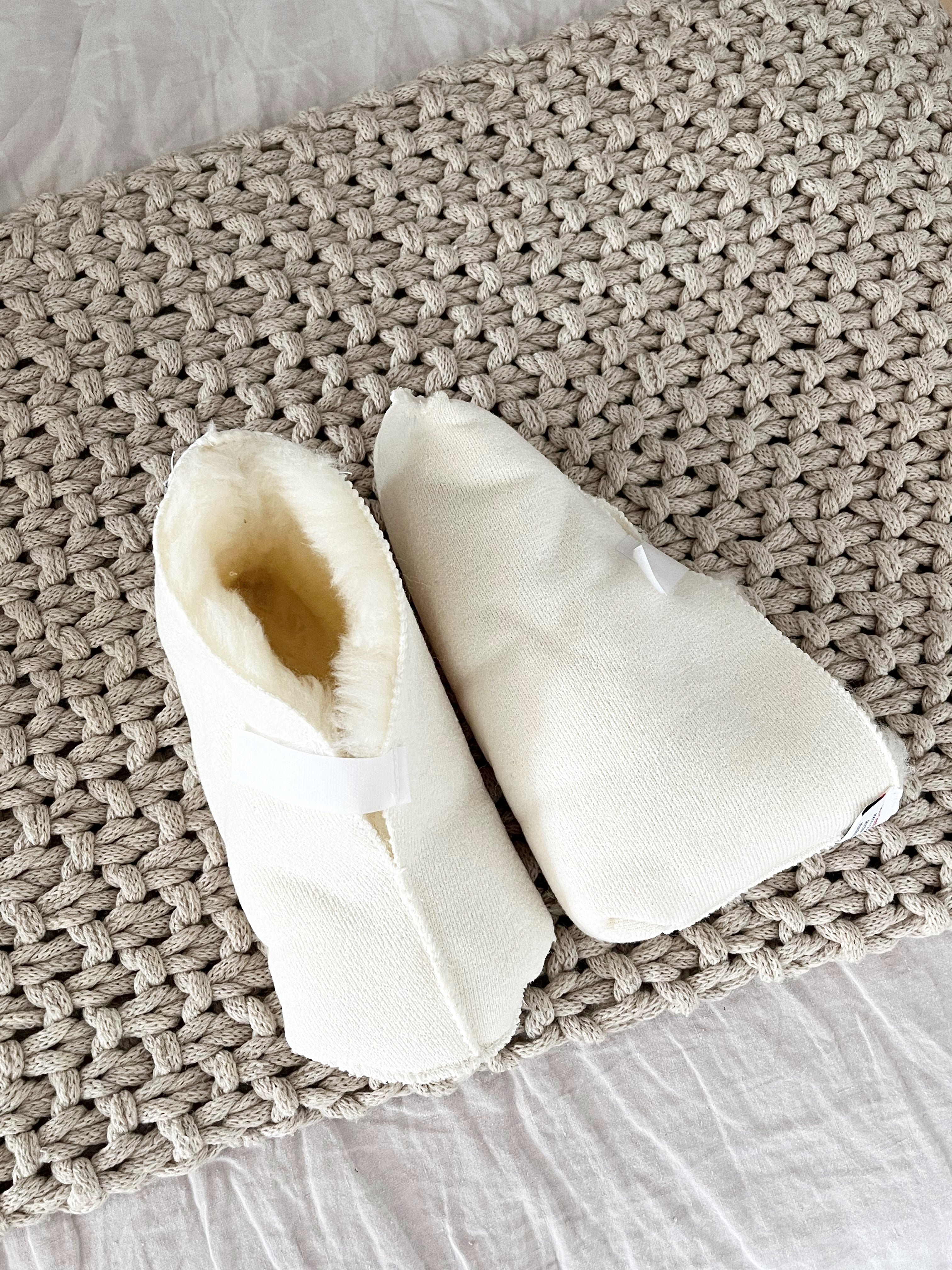 Cozy Sheep Wool Bed Socks for Women & Men - Ultra Soft Warm Winter Sleeping Socks - Perfect for Cold Nights, Relaxing at Home & Gift Giving