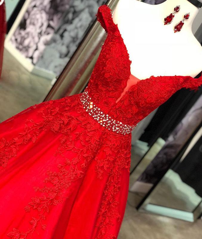 Elegant Red Lace Prom Dress with Tulle & Beaded Details - Off Shoulder Long Evening Gown for Homecoming, Ball, Wedding & Special Occasions