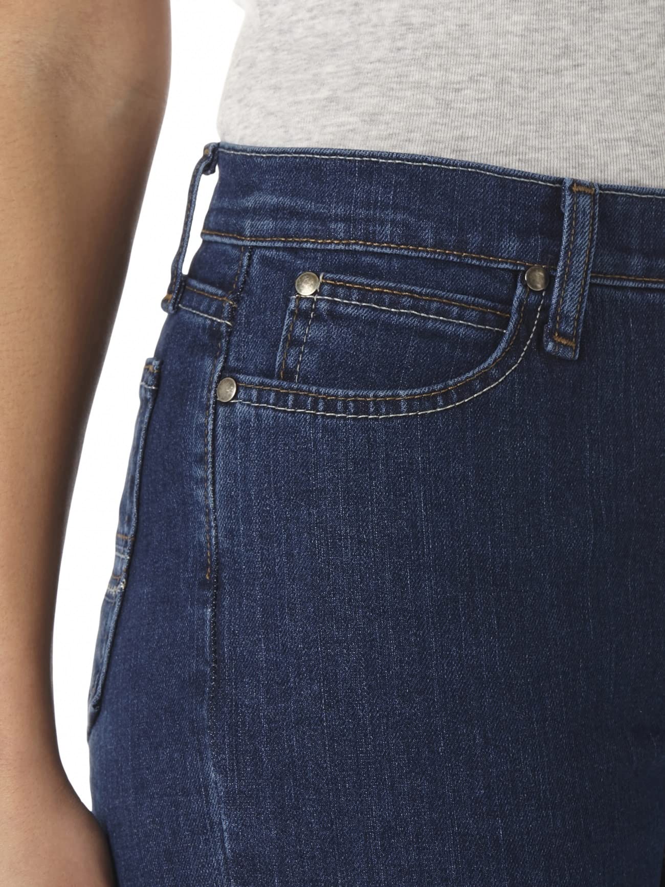 Wrangler Women's Classic Fit Mid Rise Boot Cut Jeans - Comfortable Denim Pants for Casual Wear & Western Style Outfits