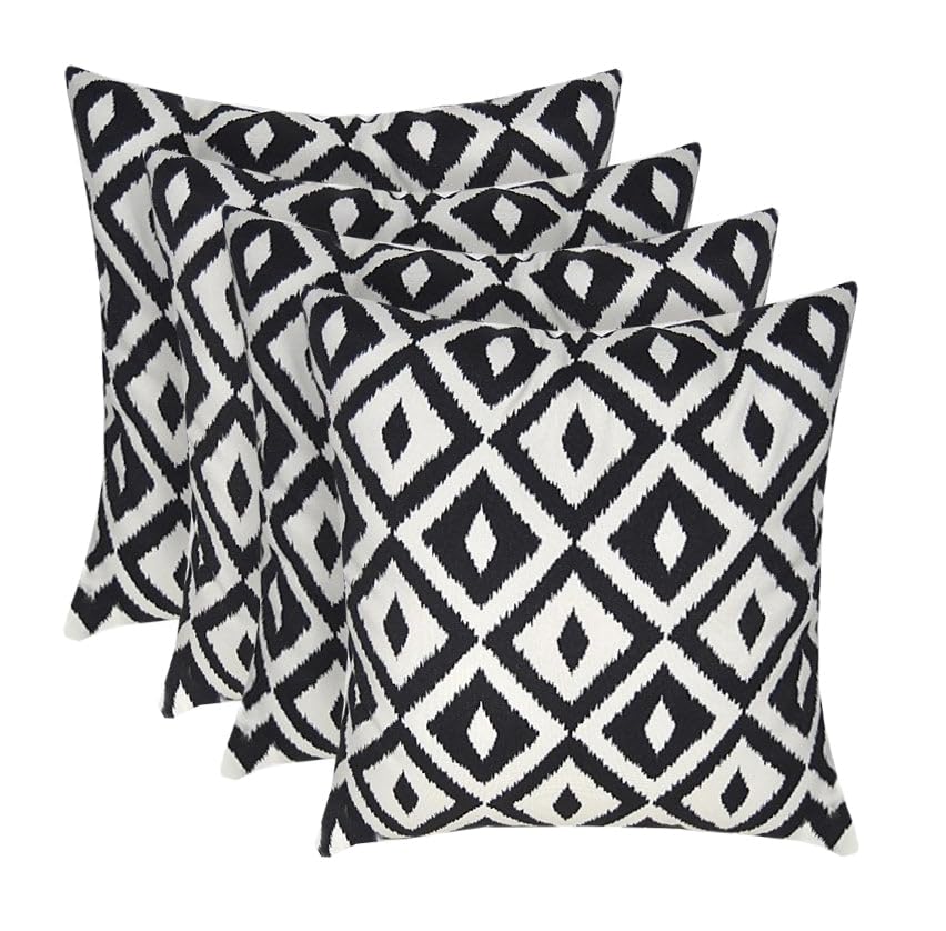 Black & White Aztec