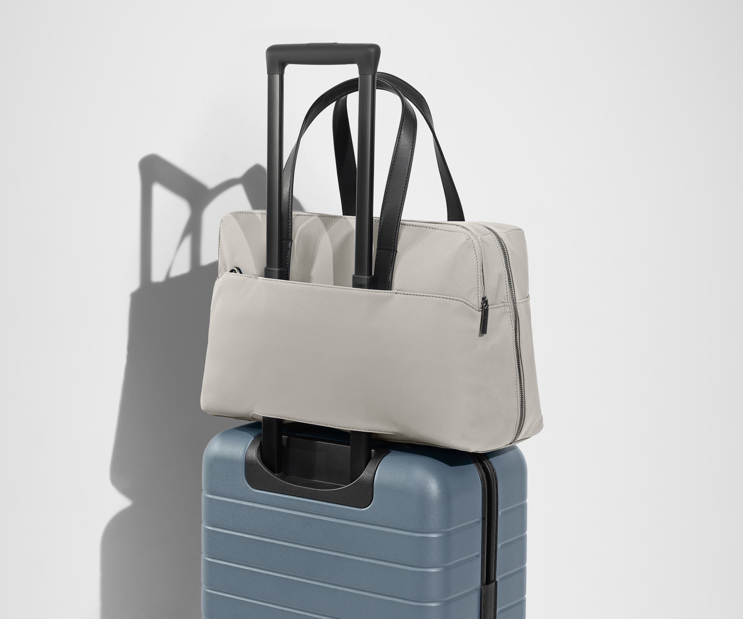The Everywhere Bag in Cloud Gray - Stylish & Durable Crossbody Purse for Women - Perfect for Travel, Work & Everyday Use