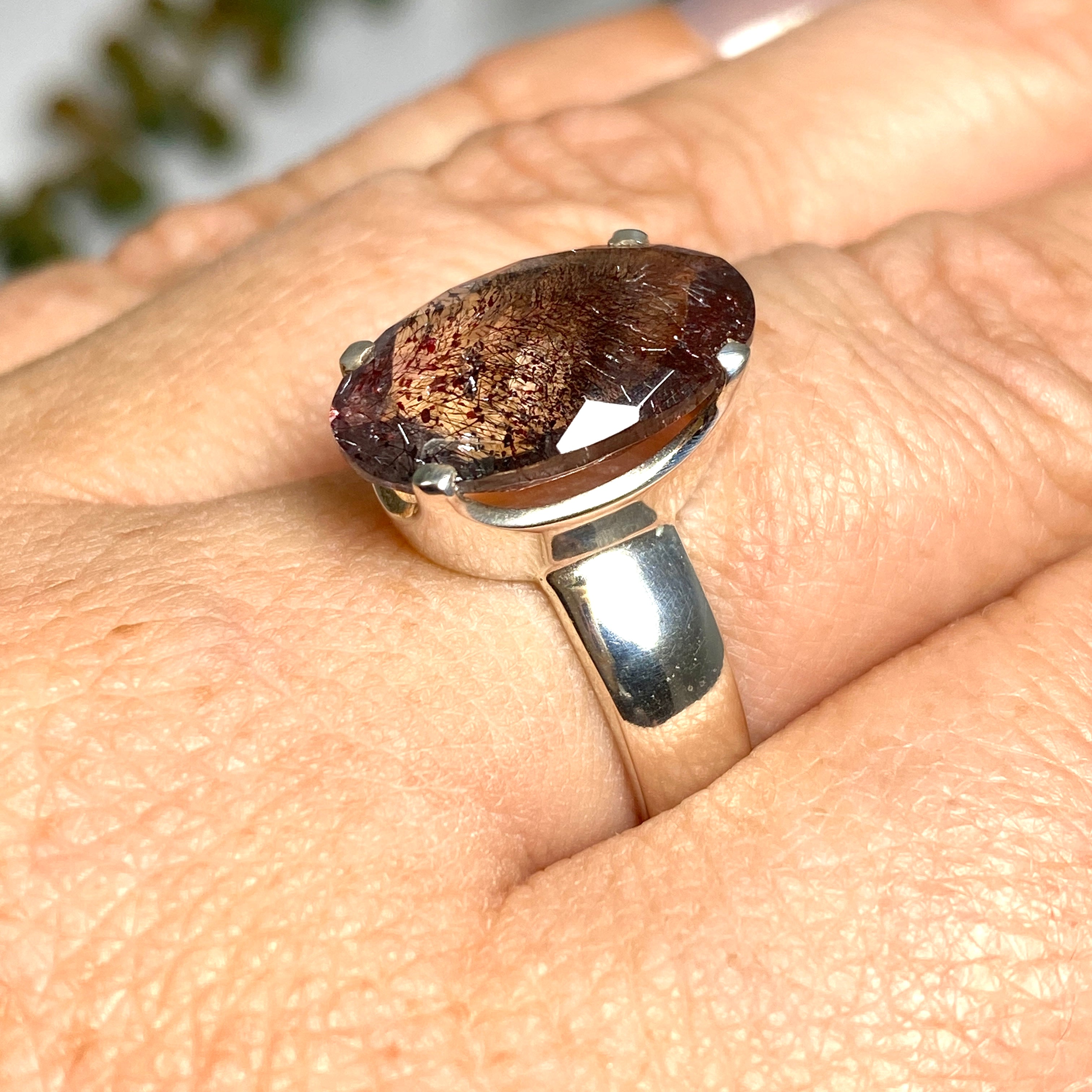 Lepidicrocite in Quartz - Natural Inclusion Quartz Oval Checkerboard Faceted Ring - Size 7.5 - Elegant Jewelry for Women - Perfect for Wedding, Anniversary & Special Occasions