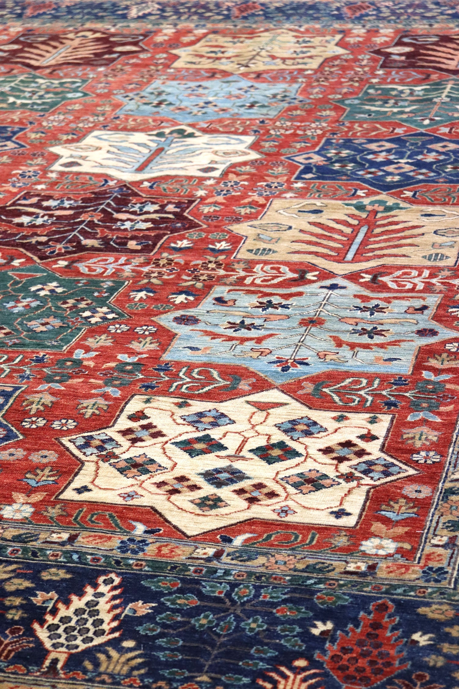 Authentic Bakshaish Handwoven Tribal Rug - J67124 - Premium Persian Wool Carpet for Living Room, Bedroom & Home Decor