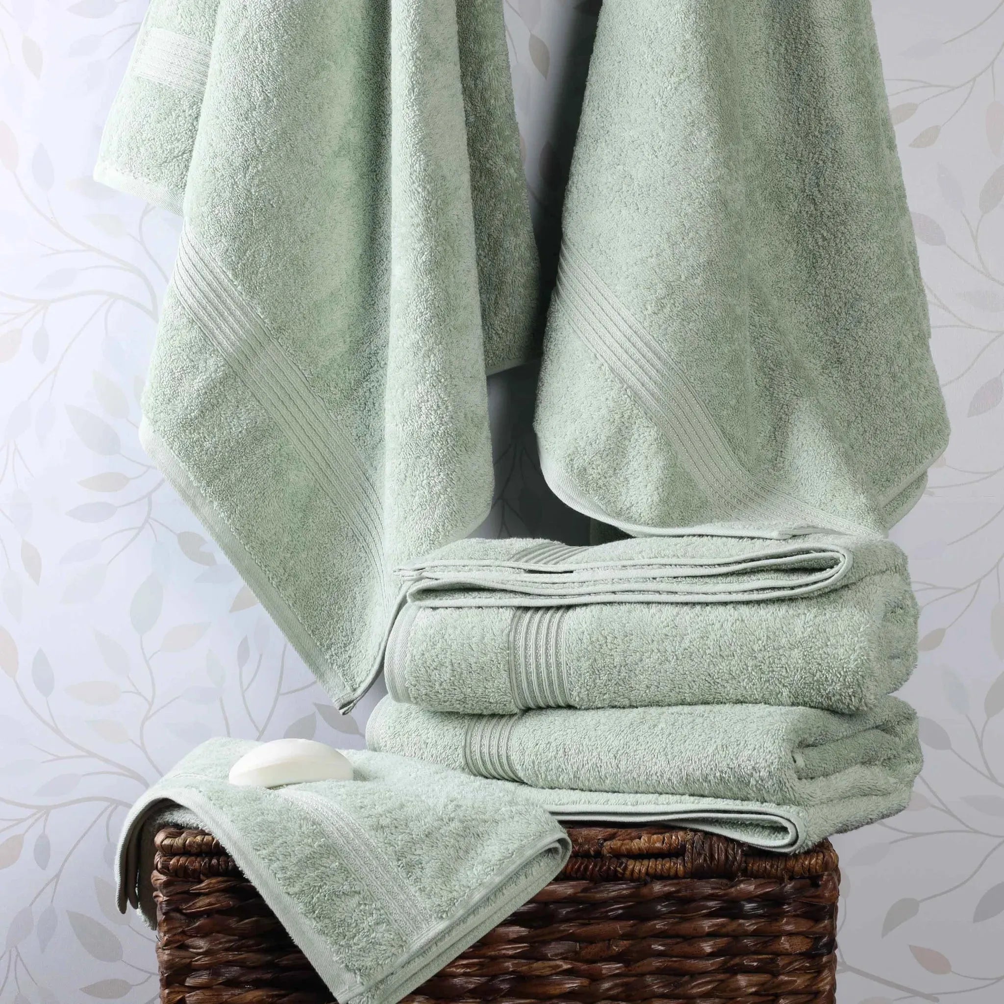 Premium Egyptian Cotton Bath Towels Set of 4 - Ultra Soft & Highly Absorbent Luxury Towels for Spa, Hotel & Home Use