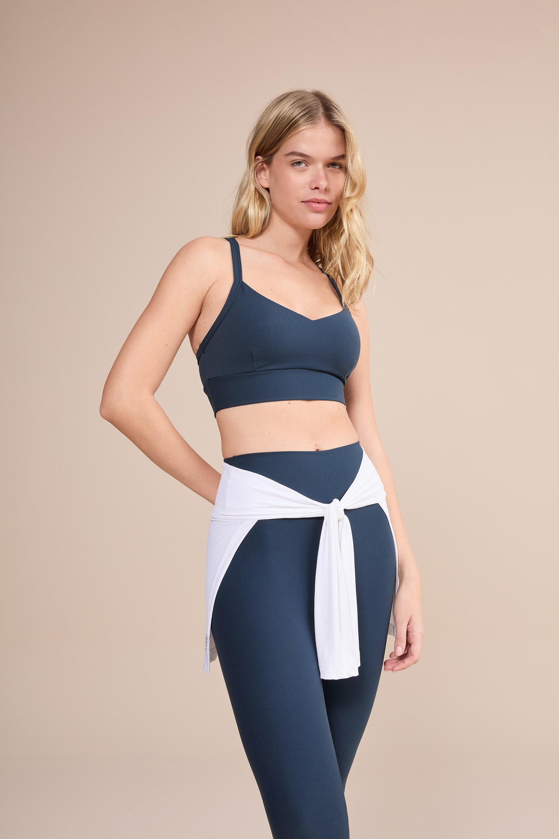 Action Hip Cover - Comfortable & Stylish Waist Support for Active Lifestyles - Perfect for Running, Yoga, and Workouts