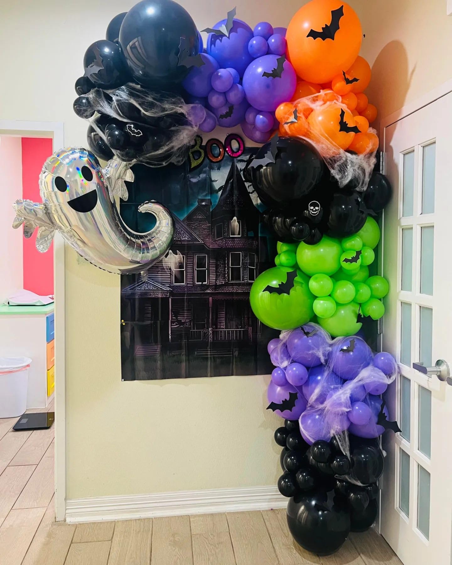 Halloween Balloon Arch Garland Kit - 124pcs Black Purple Orange Green Latex Balloons for Halloween Party Decorations, Birthday Celebrations, Home & Outdoor Decor