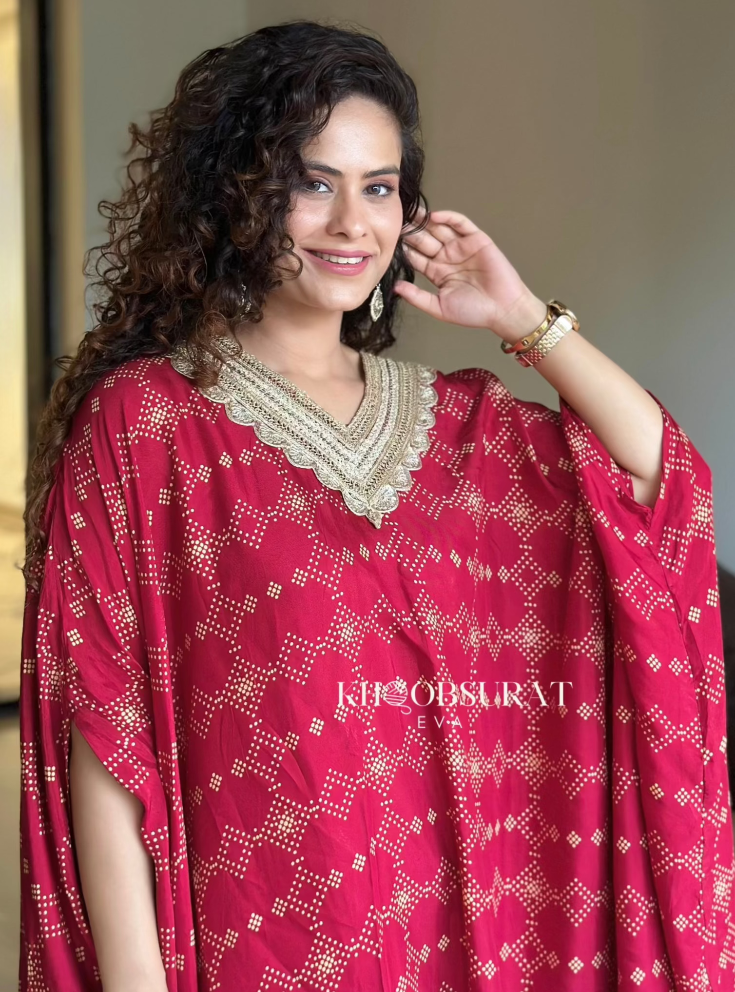 Elegant Indian Wedding Red Kaftan Set for Women - Traditional Bridal Gown & Dupatta - Perfect for Mehndi, Sangeet & Reception Ceremonies