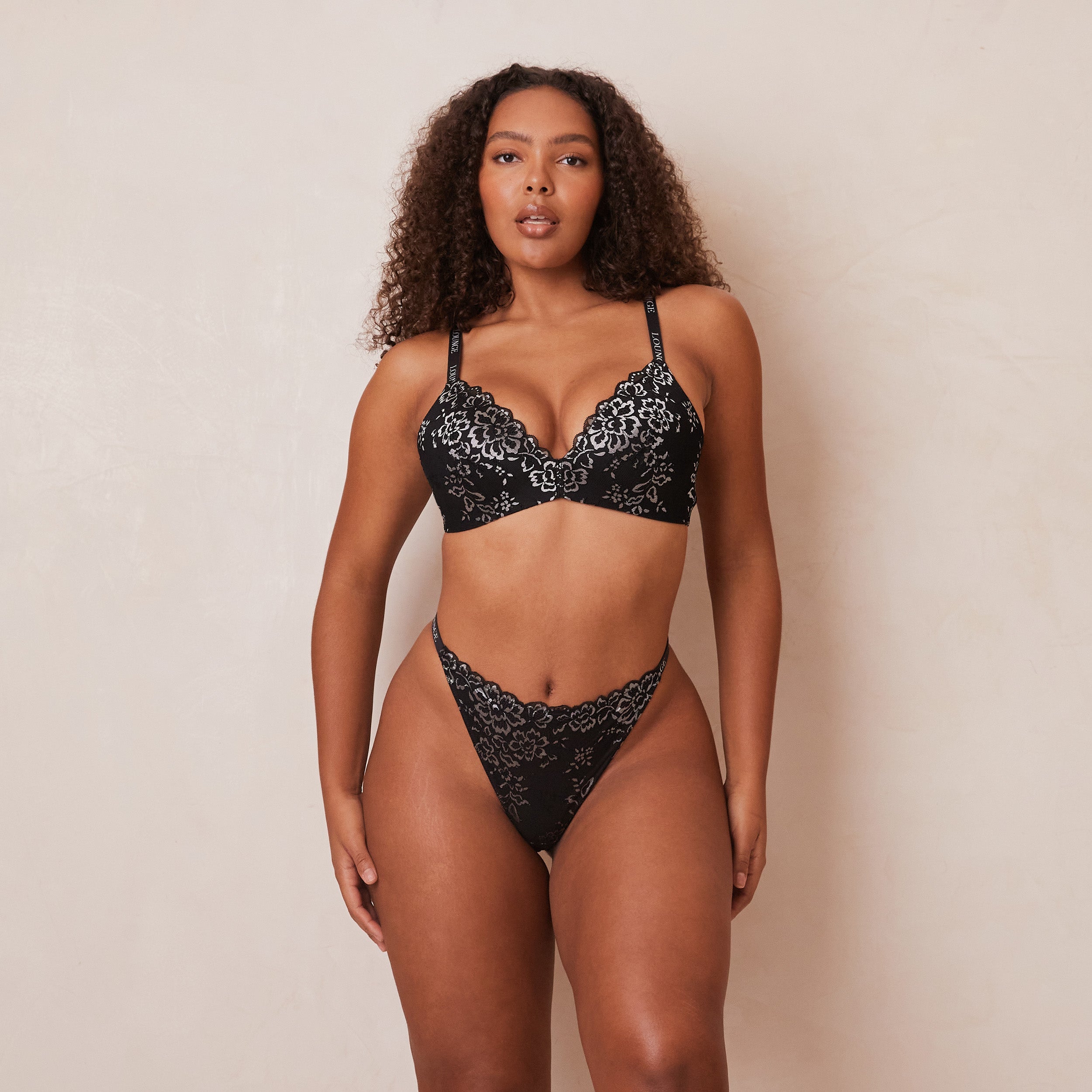 Magic Lace Bra - Seamless Comfort & Lift for Women - Perfect for Everyday Wear, Workout & Special Occasions - Black