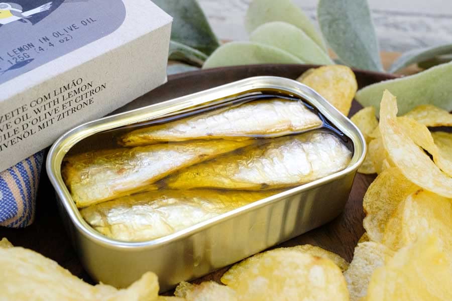 Premium Wild-Caught Gourmet Tinned Fish 7-Pack with Omega-3 | Jose Gourmet, ABC+, Fangst, Olasagasti, Espinaler | Includes Sauce & Potato Chips | Perfect for Charcuterie Boards, Tapas Nights & Gourmet Gifts
