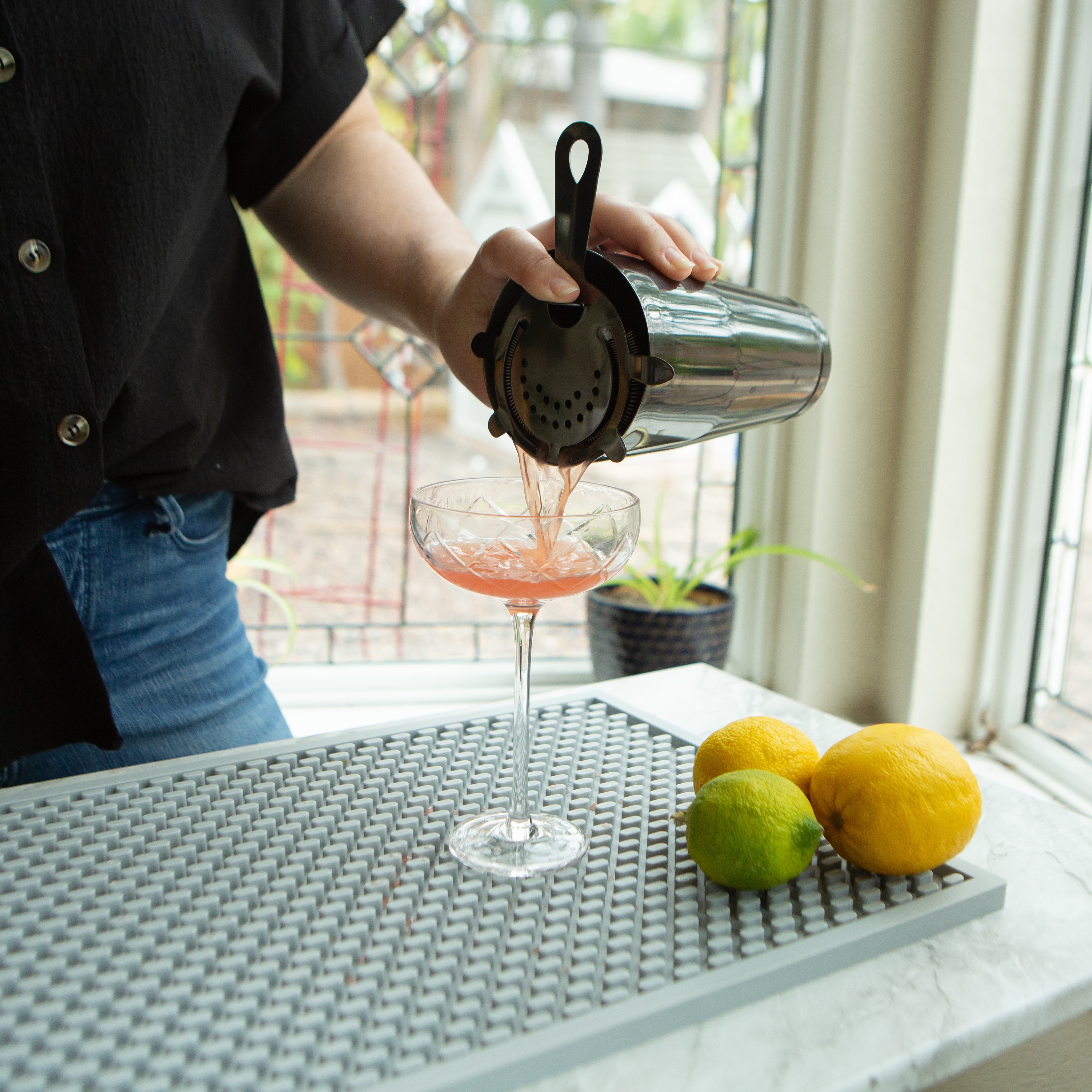 Premium 4-Prong Hawthorne Cocktail Strainer - Black Bar Tool for Mixing & Serving Classic Cocktails - Perfect for Home Bars, Bartending & Professional Use