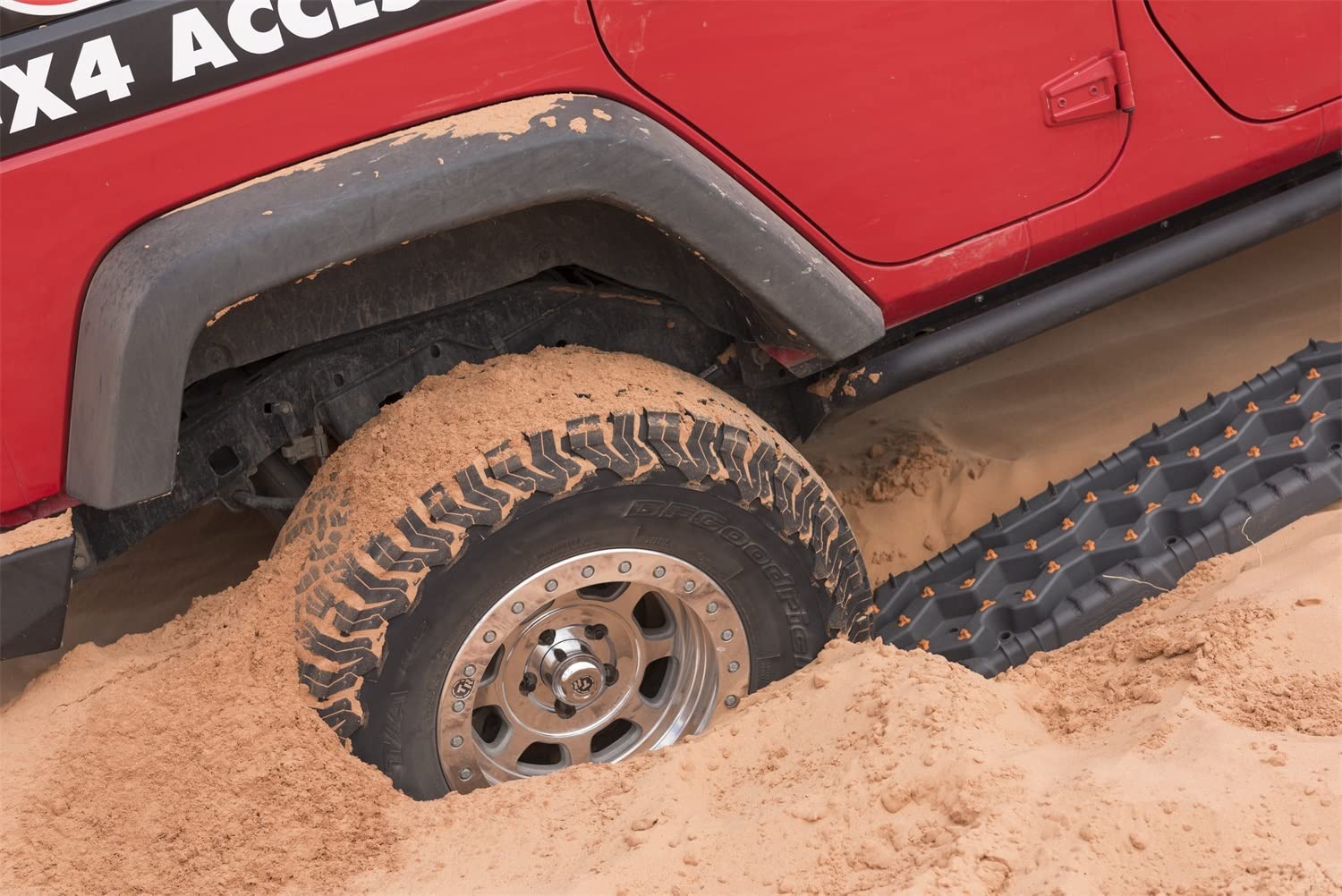 ARB TRED PRO Recovery Boards - Heavy Duty Traction Tracks with Teeth for 4x4 Vehicles | EXOTRED Composite Construction with SIPE-LOCK Grip Profile | Ideal for Off-Roading, Mud, Snow & Sand Recovery (Red/Black)
