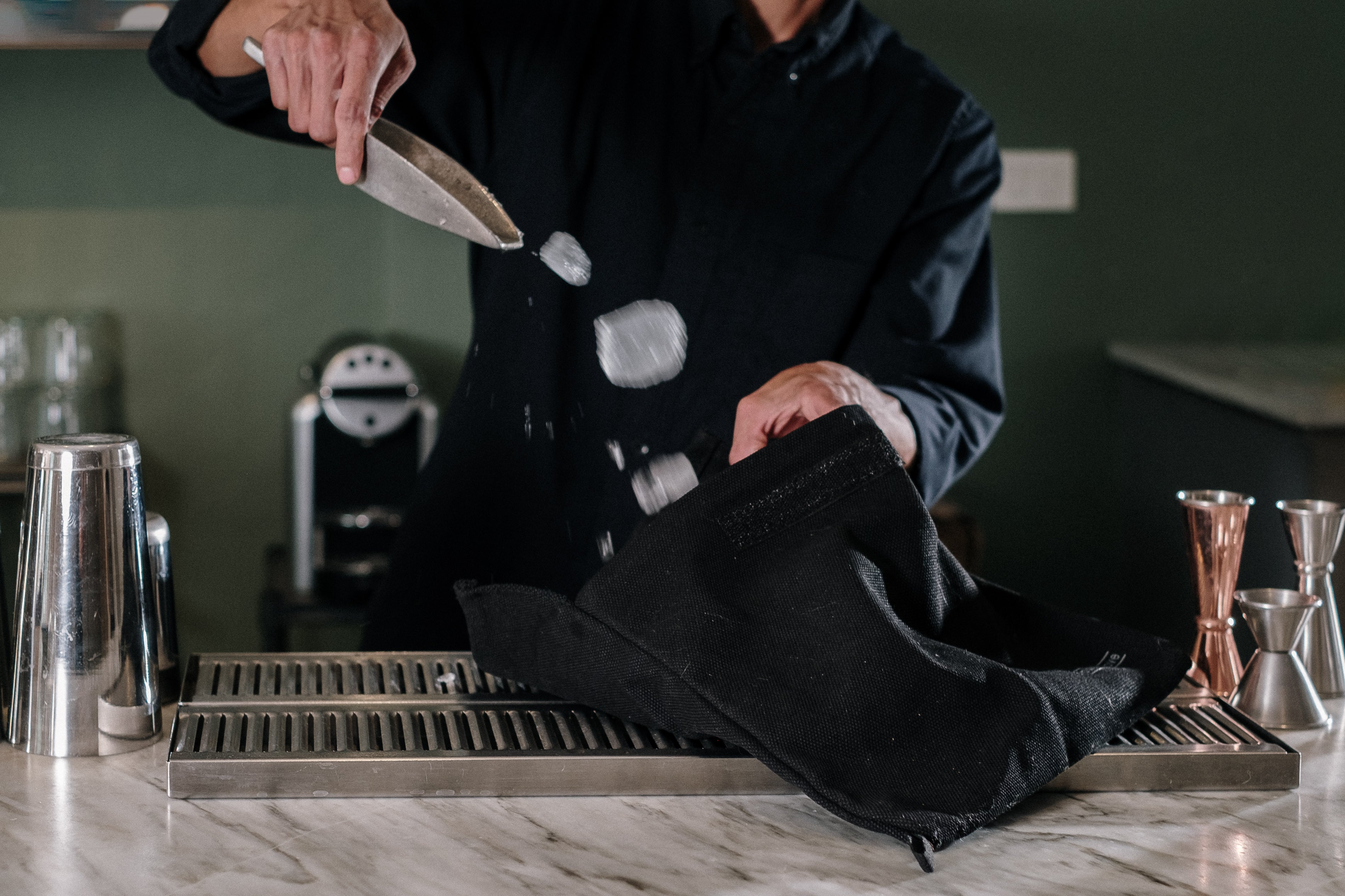 Premium Black Lewis Bag - Durable Ice Crusher for Cocktails & Bartending - Perfect for Home Bars, Parties & Mixology Enthusiasts