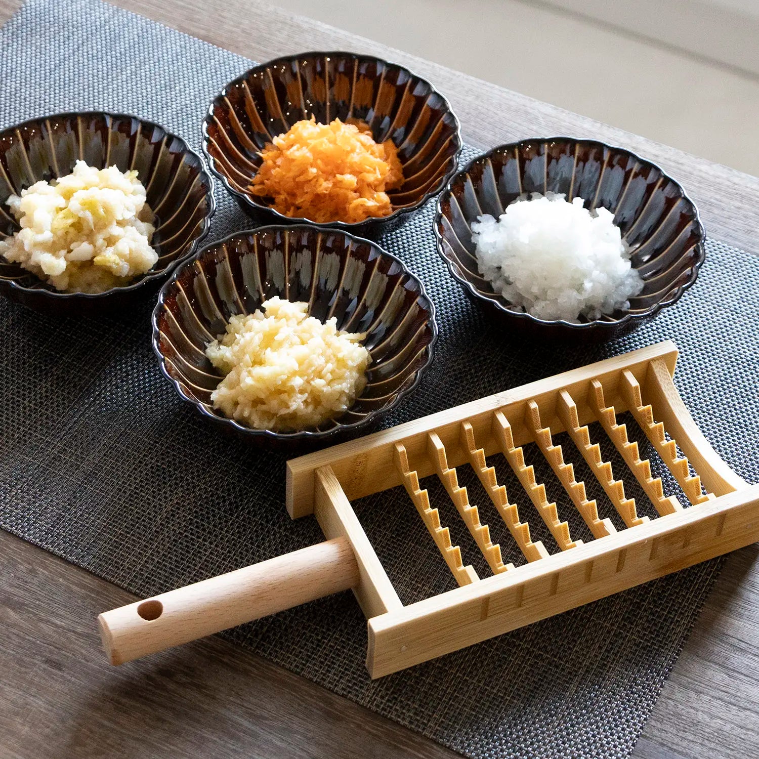 Premium Manyo Bamboo Oni Oroshi Grater Square - Authentic Japanese Ginger & Wasabi Grater for Sushi, Sashimi & Asian Cuisine - Durable & Eco-Friendly Kitchen Tool