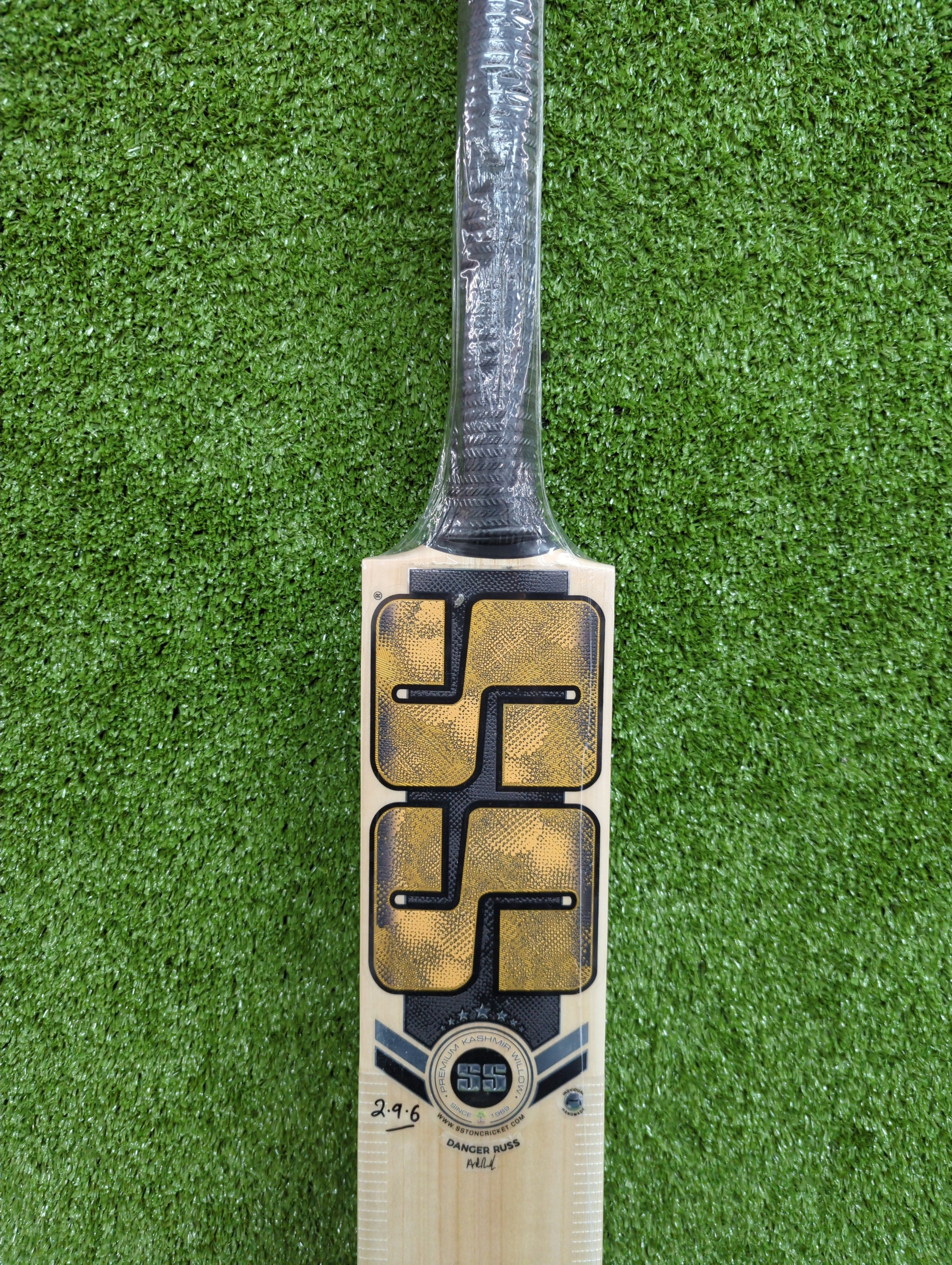 Premium Kashmir Willow Cricket Bat - Andre Russell Edition | Lightweight & Durable for Professional & Casual Cricket Matches | Perfect for Practice, Tournaments & Backyard Games