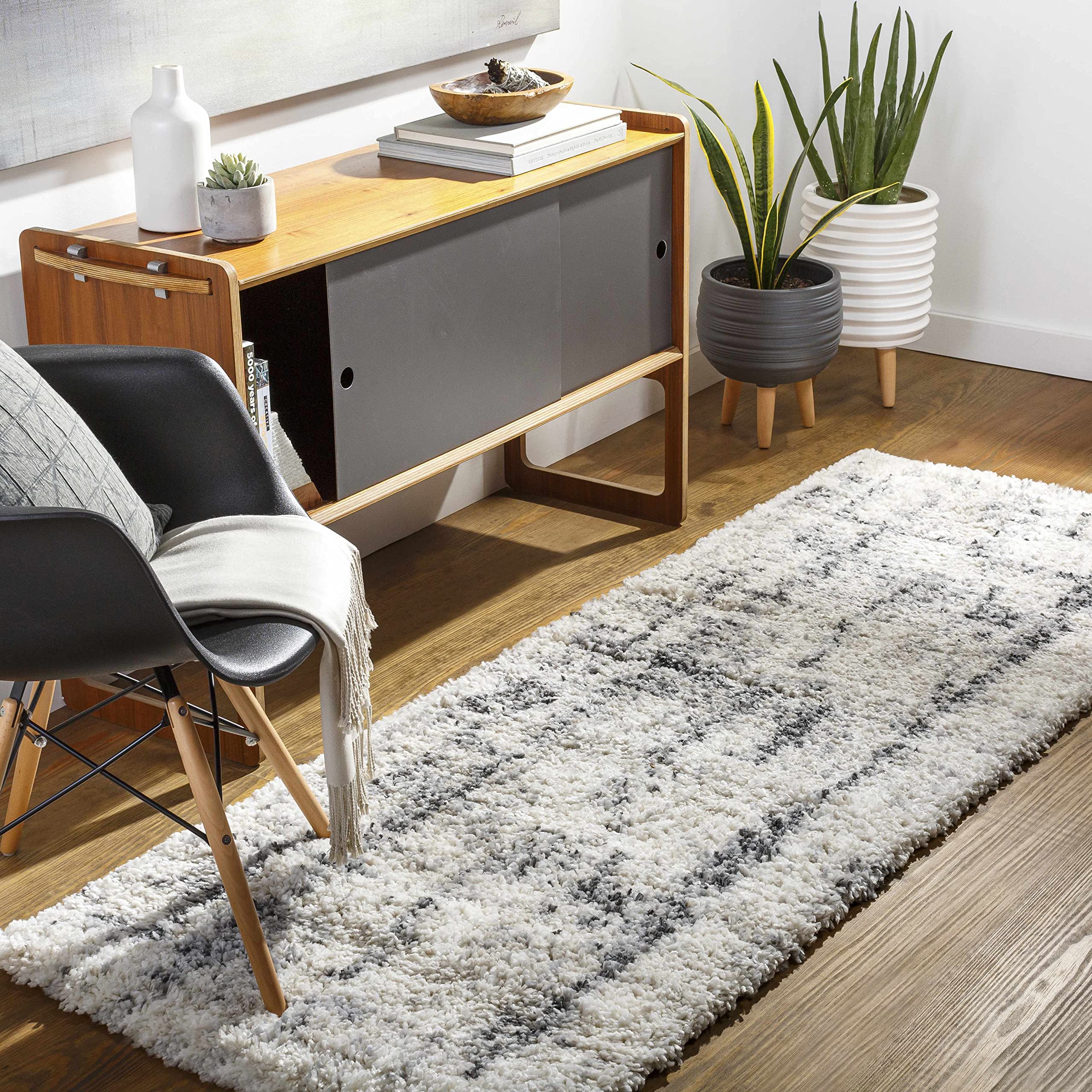 Modern Plush Pile Hauteloom Campion Area Rug for Living Room & Bedroom - Soft Beige & Black - 5'3