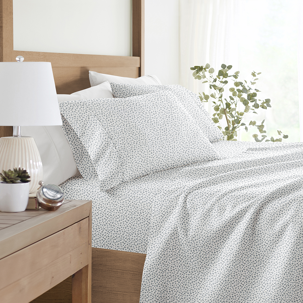 Ditsy Floral 4-Piece Cotton Sheet Set - Queen Size Bedding with Pillowcases & Fitted Sheet - Soft & Breathable for Comfortable Sleep - Perfect for Master Bedroom, Guest Room or Dorm