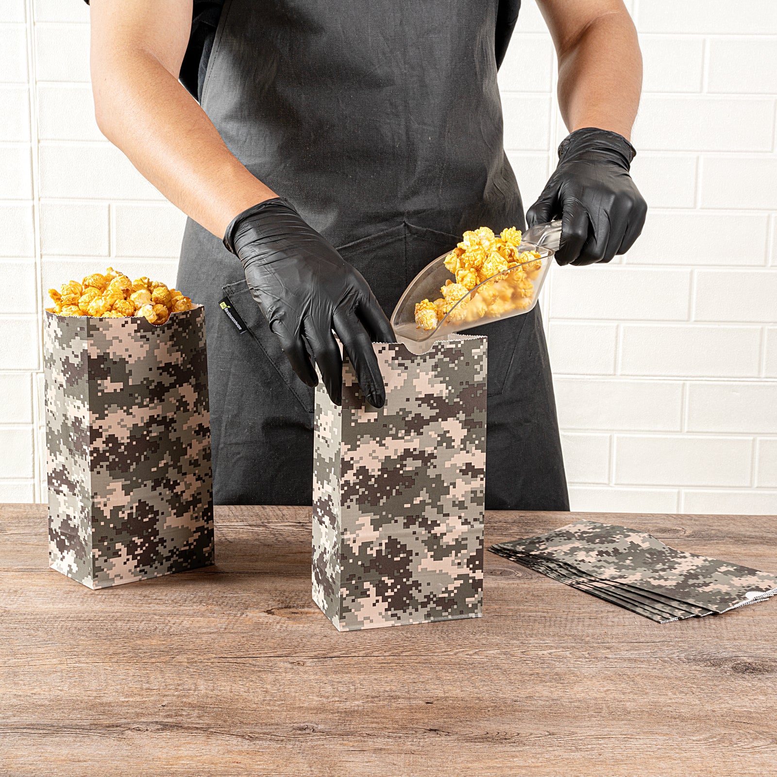 Camouflage Paper Bags 4 lb - 5 x 3.25 x 9.5 Inches - 100 Count Box - Heavy Duty Kraft Gift Bags for Hunting, Military, Outdoor & Party Supplies