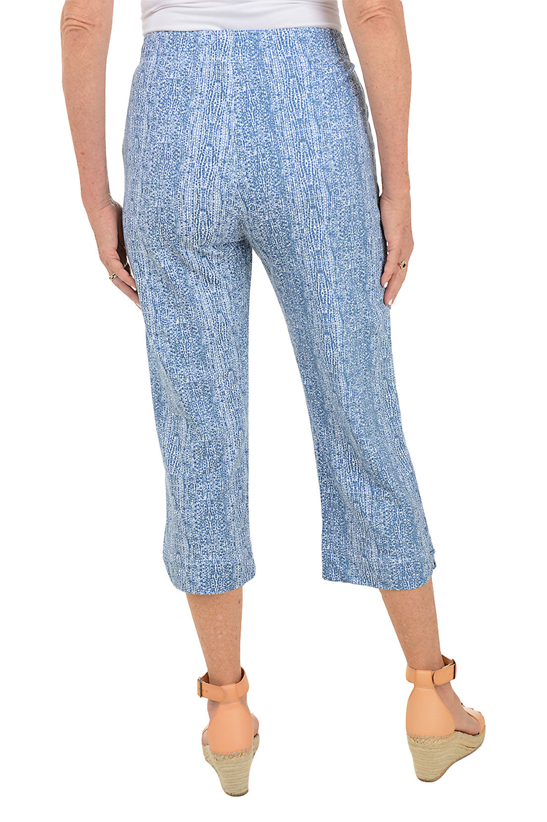 Snakeskin Print Grommet Hem Capri Pants for Women - Stylish & Comfortable Summer Fashion for Casual Outings and Beach Vacations