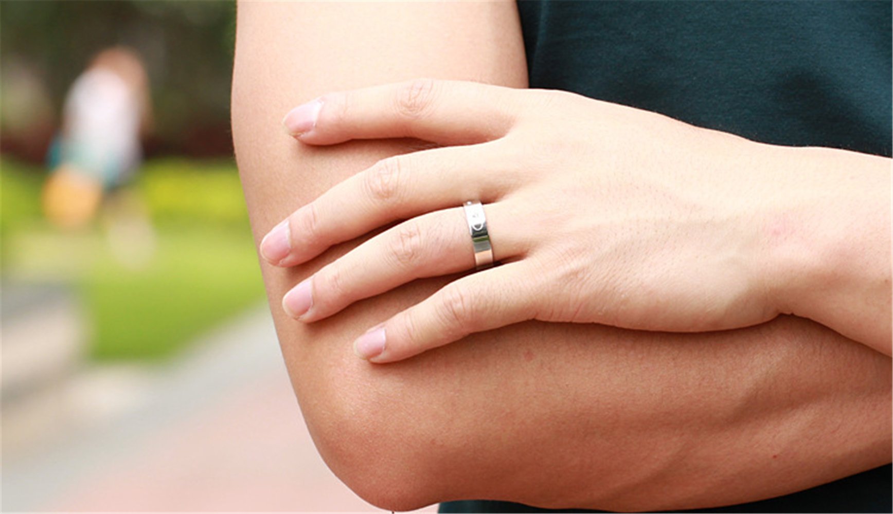 Unique Purple Titanium Stainless Steel Couple Rings for Men & Women - CZ Inlay Engagement, Wedding & Promise Bands - Perfect for Anniversaries, Proposals & Romantic Gifts