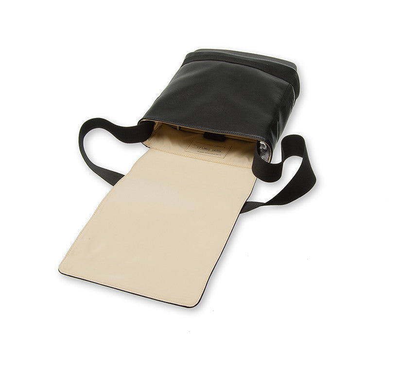 Moleskine Classic Reporter Bag for Tablet - Stylish & Durable Laptop Briefcase for Work & Travel | Perfect for Business Professionals & Students