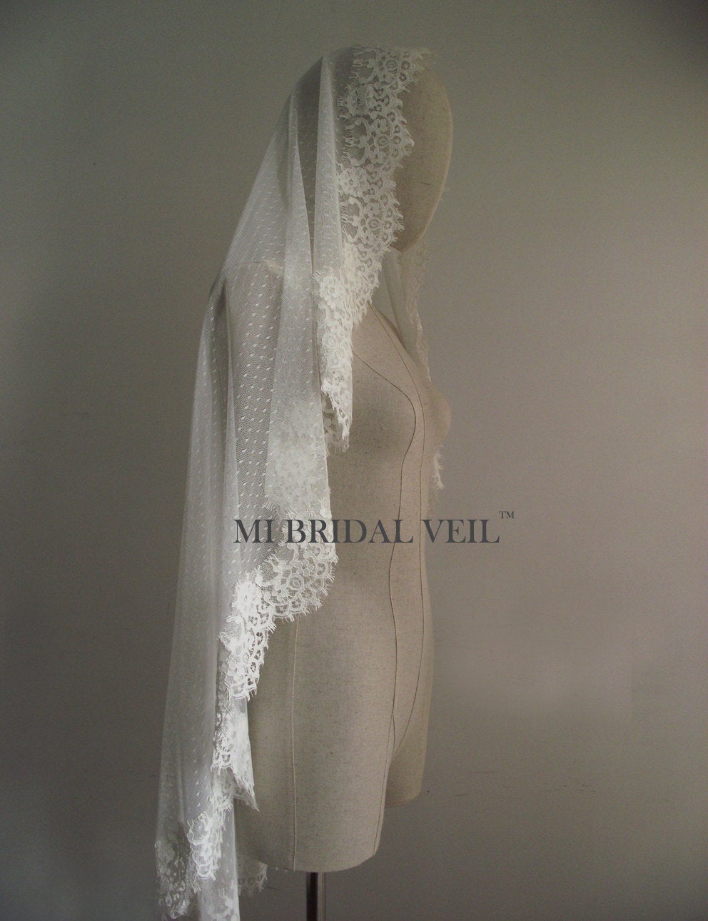 Polka Dot Veil | Vintage Inspired Rose Lace Bridal Veil | Mantilla Wedding Veil for Brides | Perfect for Boho, Vintage & Romantic Weddings
