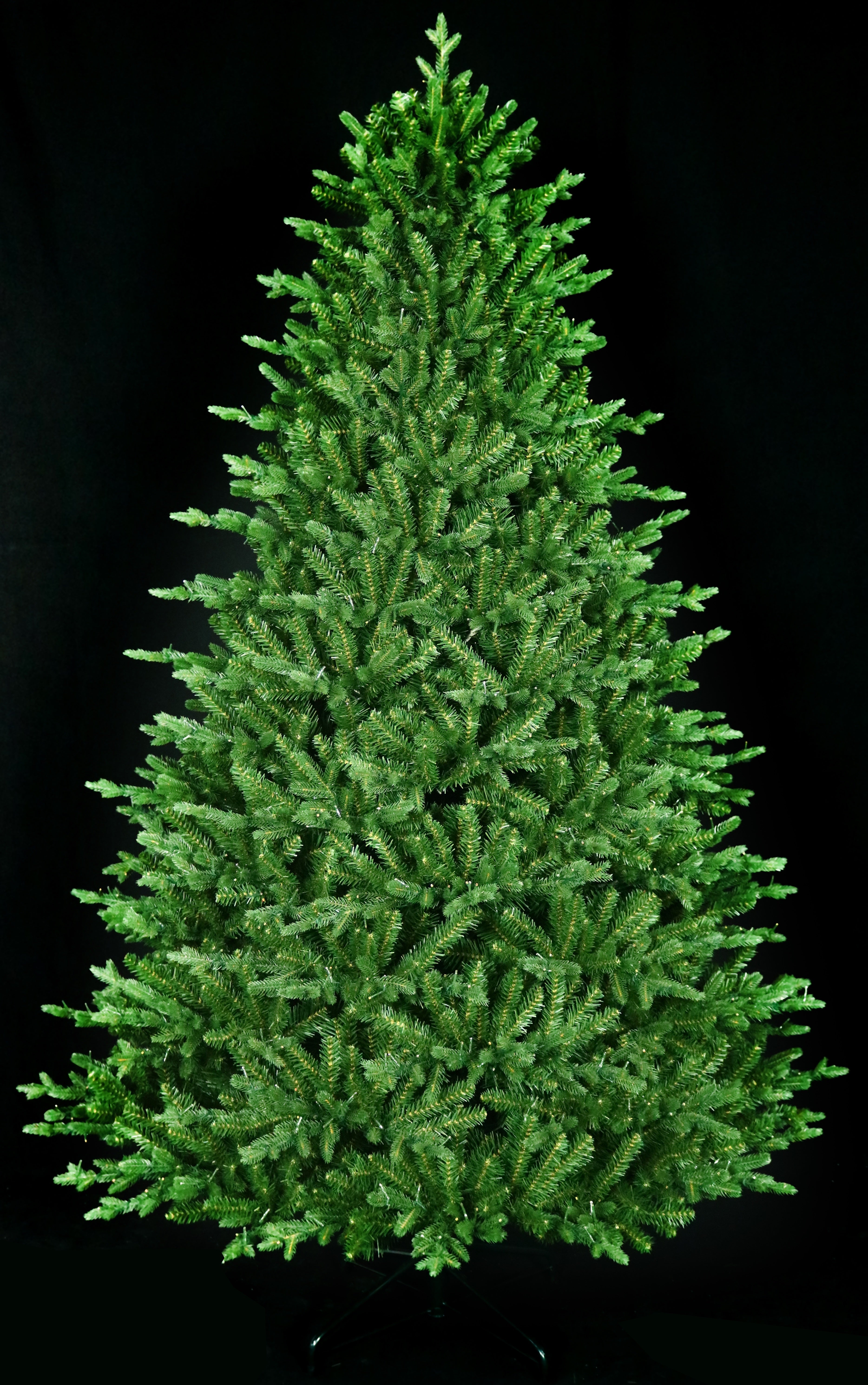 7.5' Royal Northern Fir Artificial Christmas Tree with 800 LED Starry Lights - Perfect for Home, Office, and Holiday Decorations