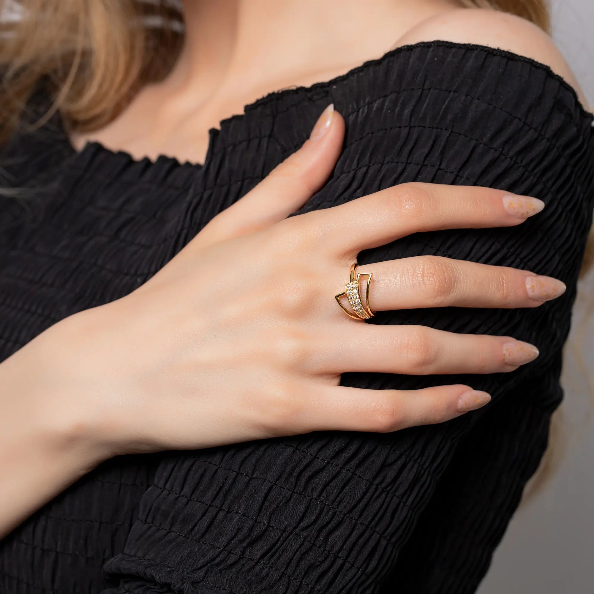 14K Gold Cluster Ring for Women - Elegant Stackable Wedding Band, Anniversary Gift, Everyday Jewelry - Perfect for Parties, Dates & Special Occasions