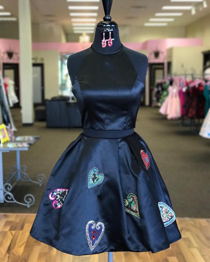 Elegant Heart-Shaped Beaded Halter Two-Piece Prom Dress for Homecoming & Party - Perfect for Dances, Formals, and Special Occasions