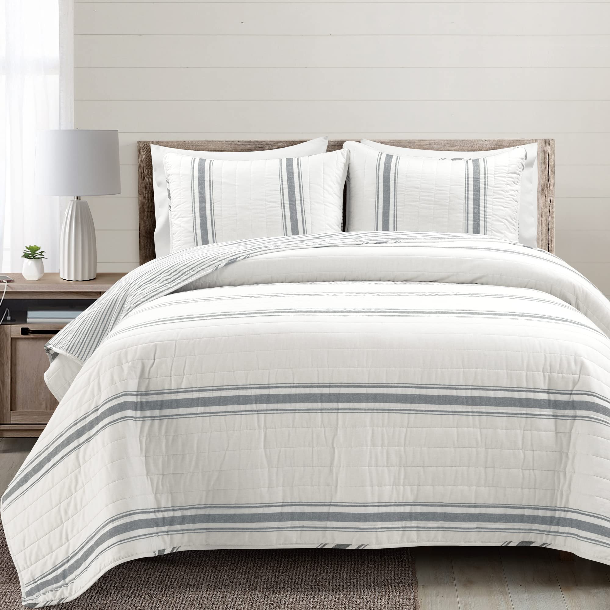 Lush Decor Farmhouse Stripe Reversible Cotton Quilt Set - 3 Piece King Size Bedding in Dark Gray - Cozy & Rustic Farmhouse Decor - Striped Quilt for Modern Farmhouse Bedroom - Perfect for Guest Rooms, Master Bedrooms & Cozy Farmhouse Retreats