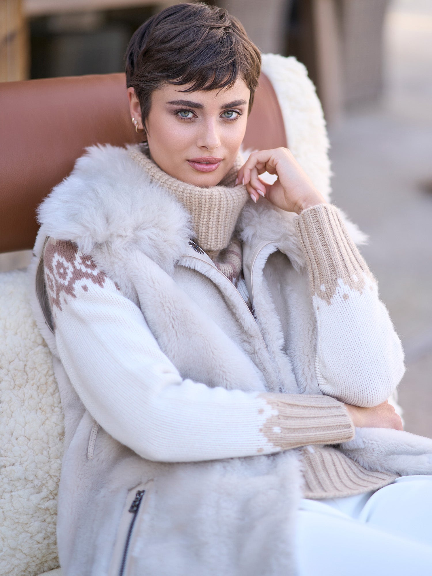Reversible Shearling Vest for Women - Cozy Winter Fashion Outerwear - Perfect for Casual Outings, Travel & Outdoor Activities