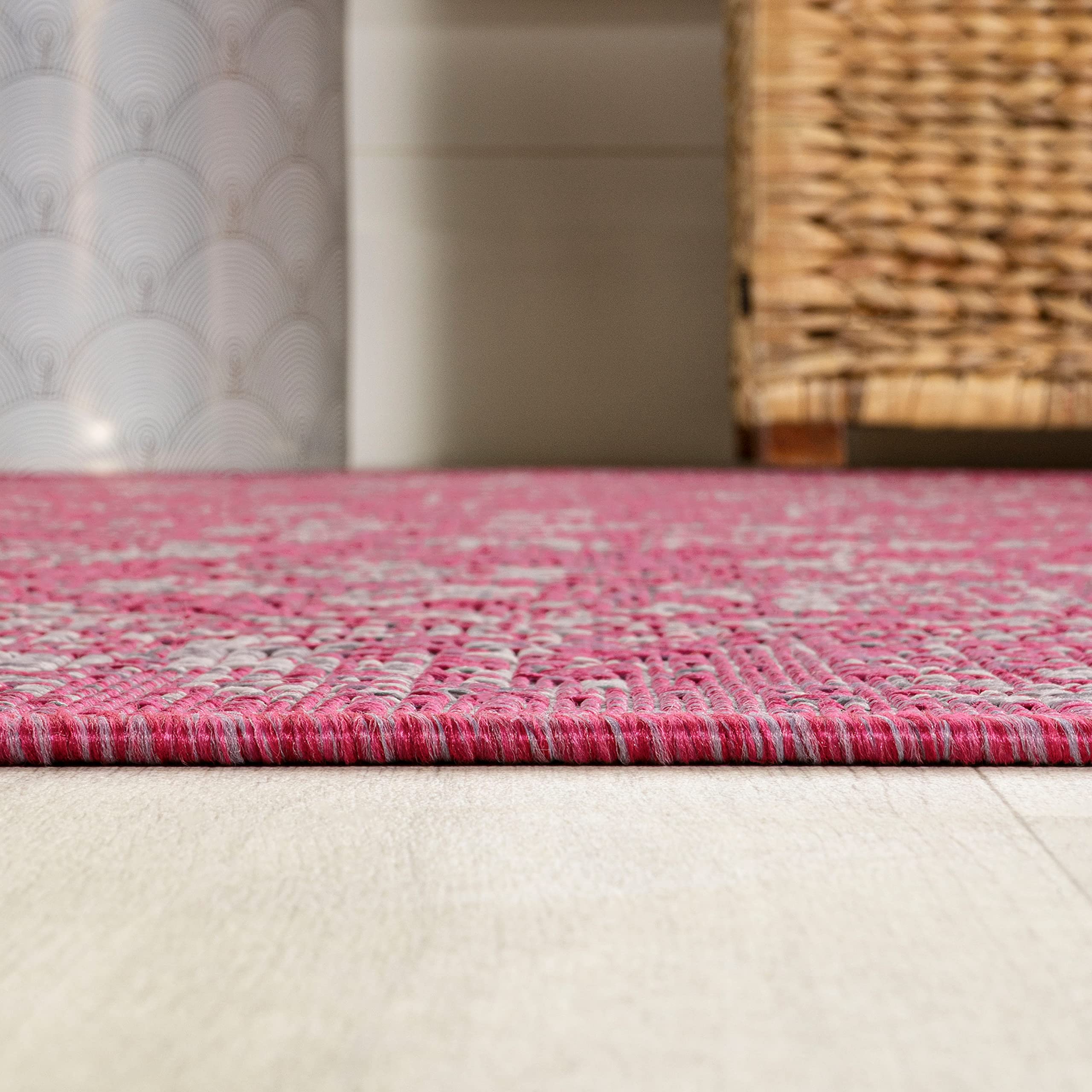 JONATHAN Y SMB100G-9 Bohemian Floral Area Rug - 9'x12' Indoor/Outdoor Textured Weave, Non-Shedding, Easy Clean (Fuchsia/Light Gray) - Perfect for Coastal, Traditional & Transitional Decor in Bedroom, Kitchen, Backyard or Patio