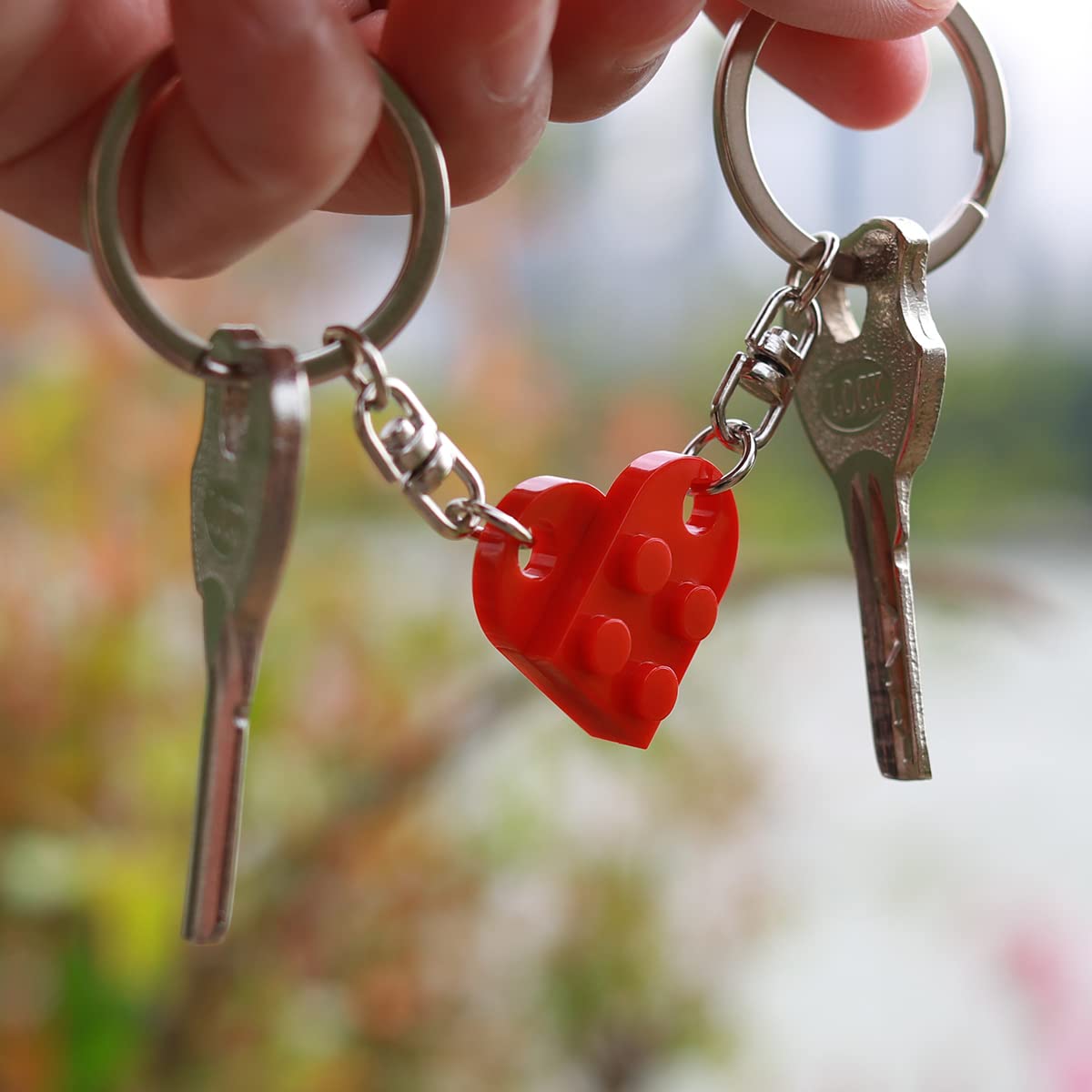 Matching Couple Heart Keychain Set - Romantic Valentine's Day Gift for Boyfriend, Girlfriend, Friends - Lego Compatible - Perfect for Anniversaries, Date Nights & Couple Travel Accessories