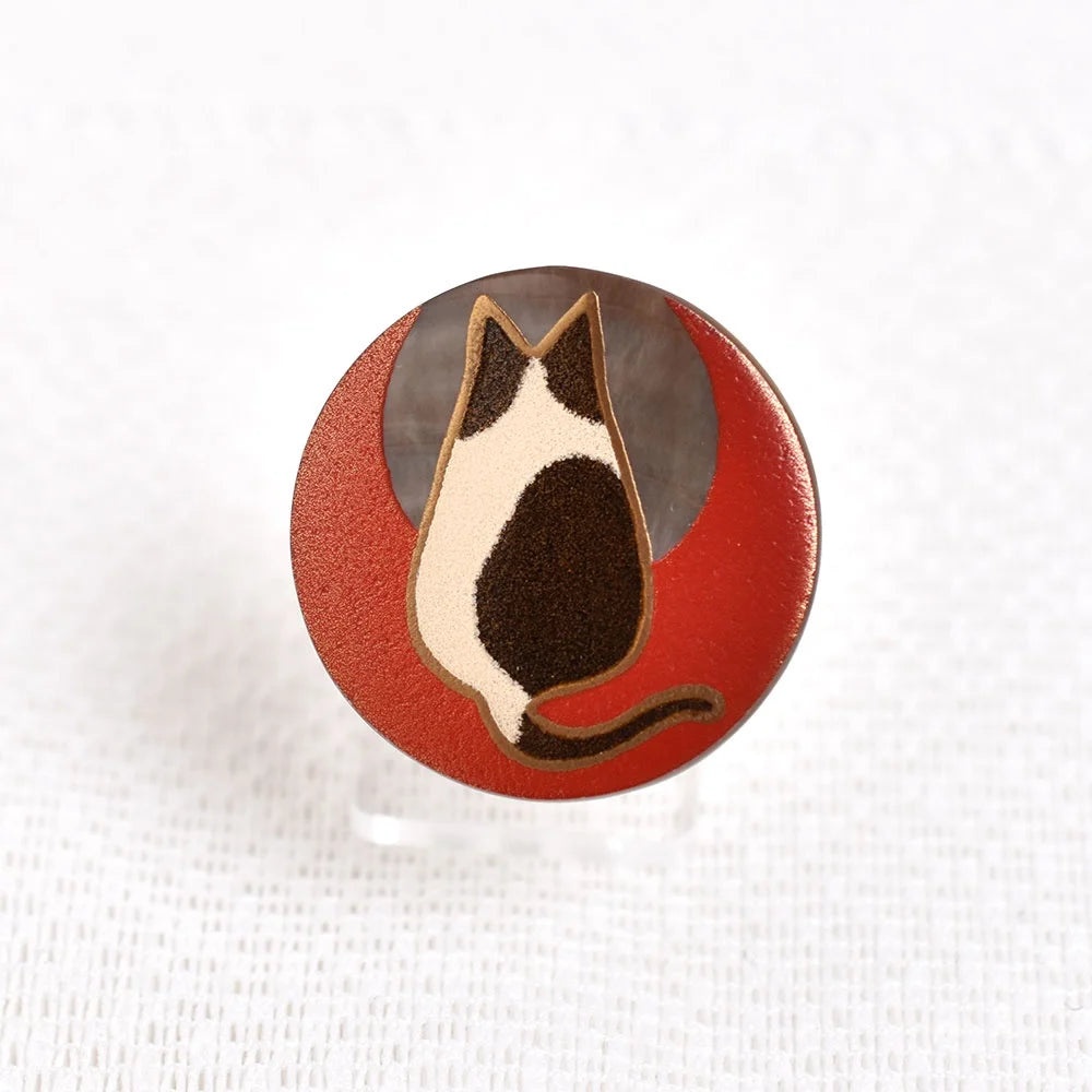 Handmade Maki-e Urushi Lacquer Brooch with Black Lip Oyster Pearl Shell - Traditional Japanese Cat Jewelry for Women | Elegant Gift for Special Occasions & Formal Events