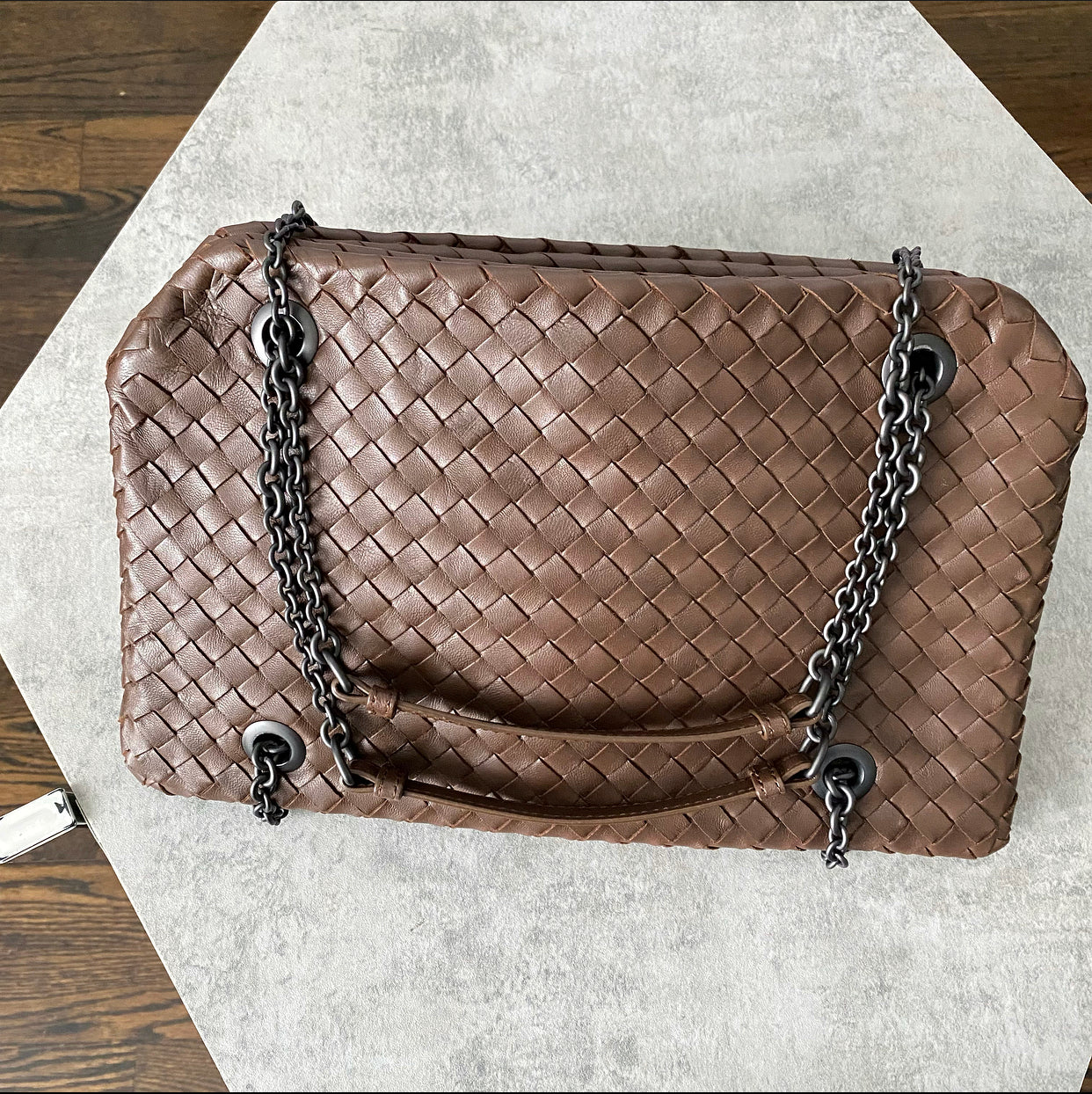 Bottega Veneta Brown Intrecciato Leather Duo Bag - Luxury Crossbody Purse for Women, Designer Handbag with Woven Detailing | Perfect for Work, Travel & Evening Events