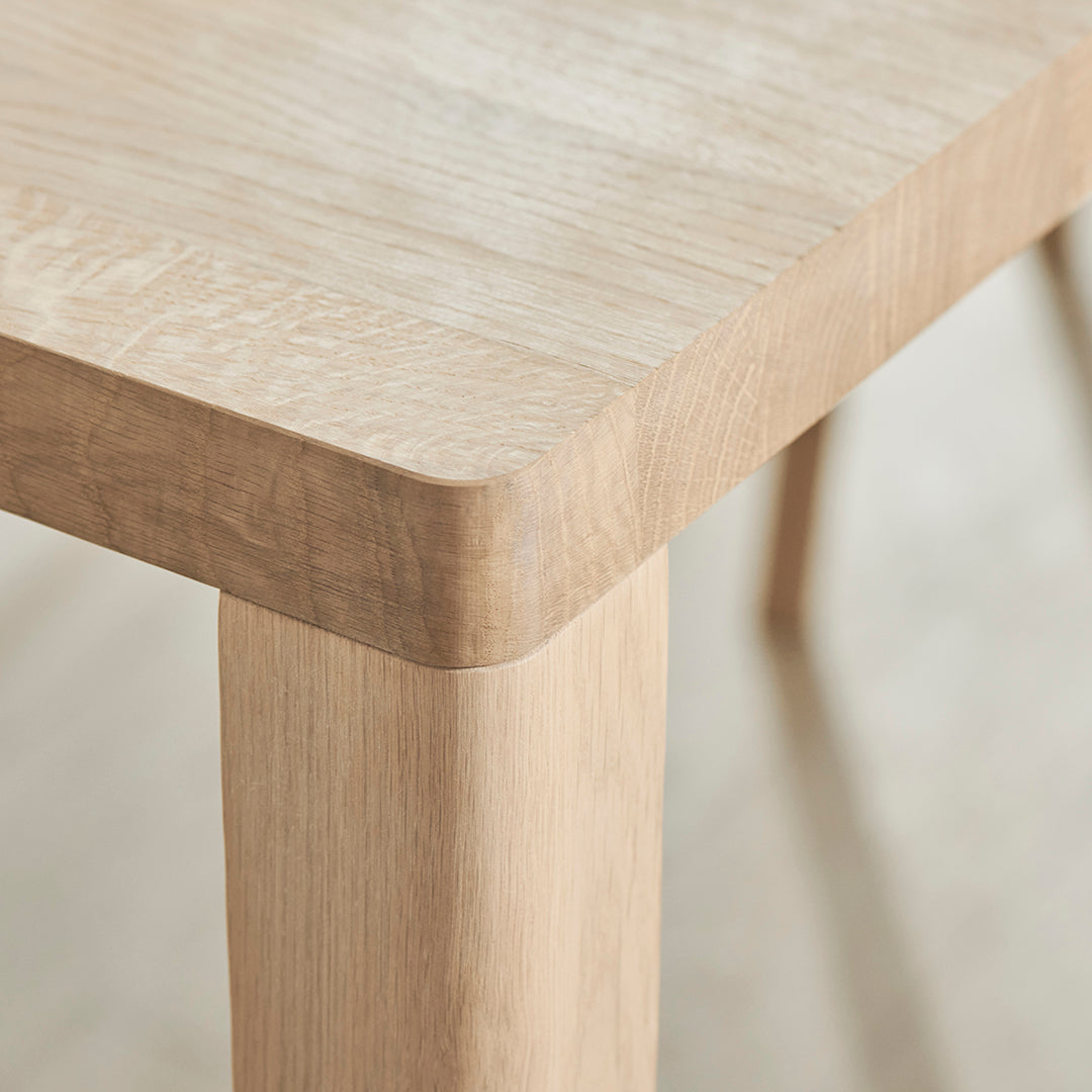Elegant Rectangular Dining Table for Home & Restaurant - Perfect for Family Dinners, Entertaining Guests & Fine Dining