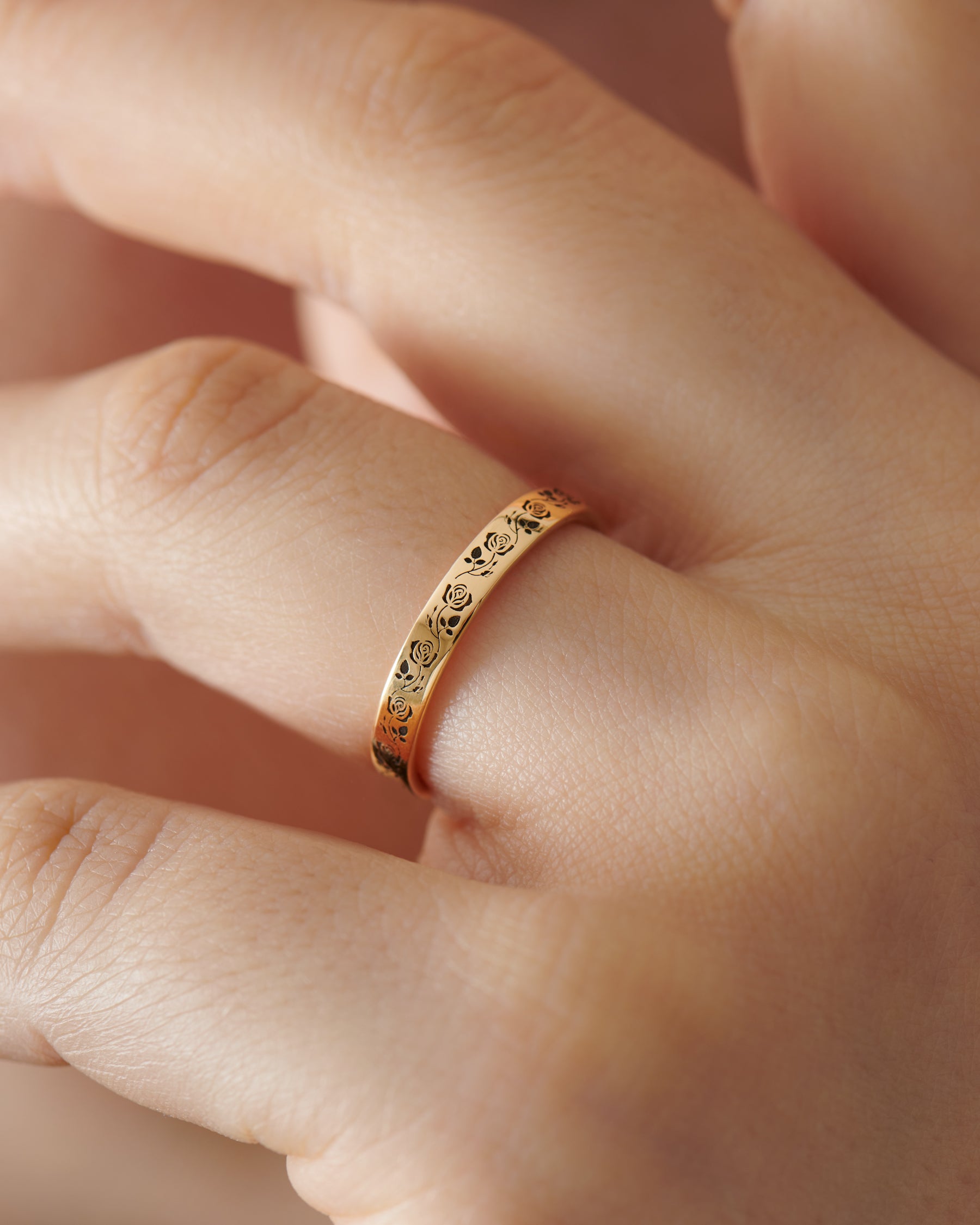 Black Rose Engraved 14K Gold Wedding Band for Women - Classic Full Eternity Ring for Anniversary, Engagement & Bridal Jewelry - Perfect Gift for Her